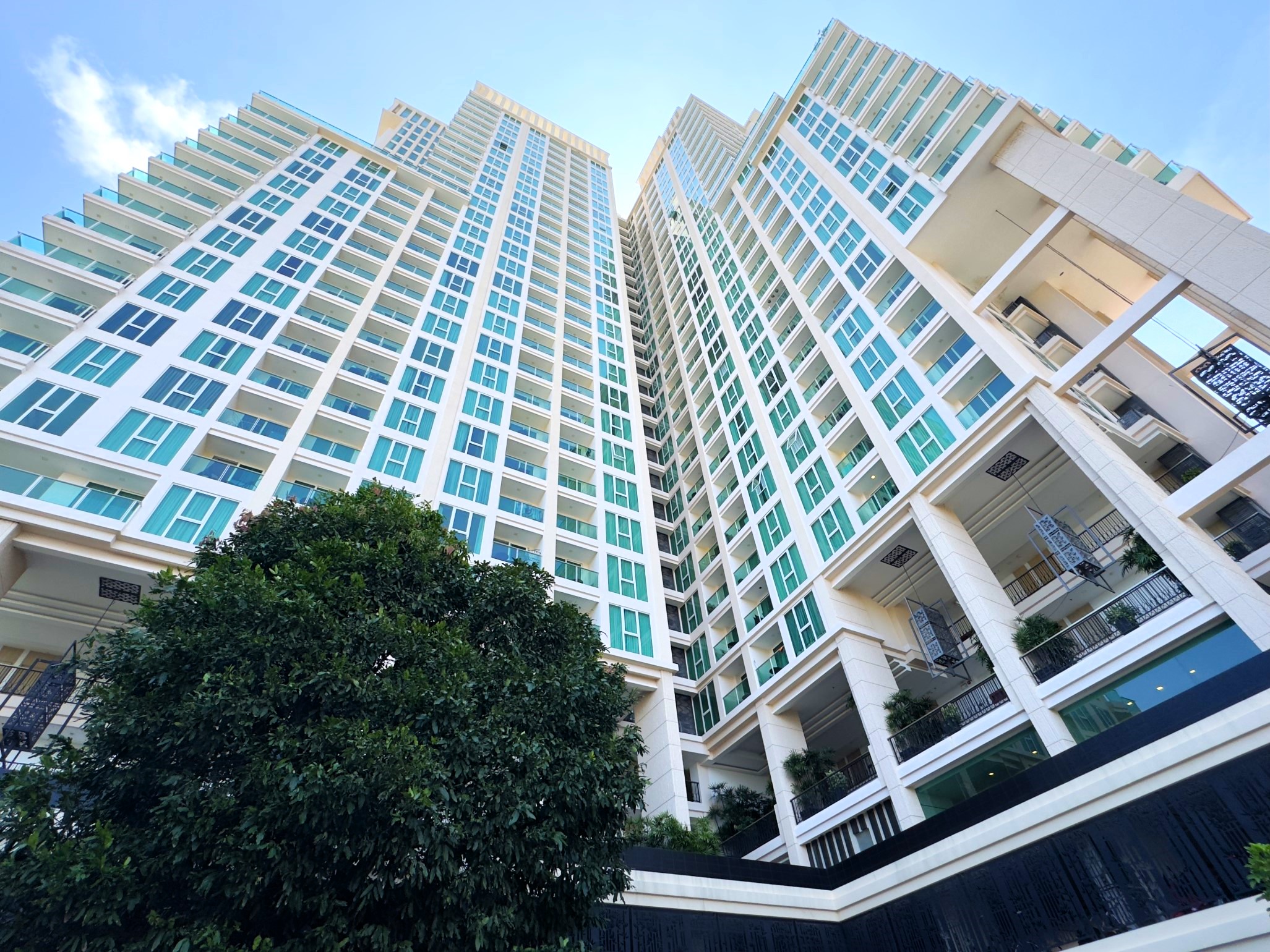 City Garden Tower/F19 1 BED · 1 BATH · 35 SQ M · SEA VIEW 27