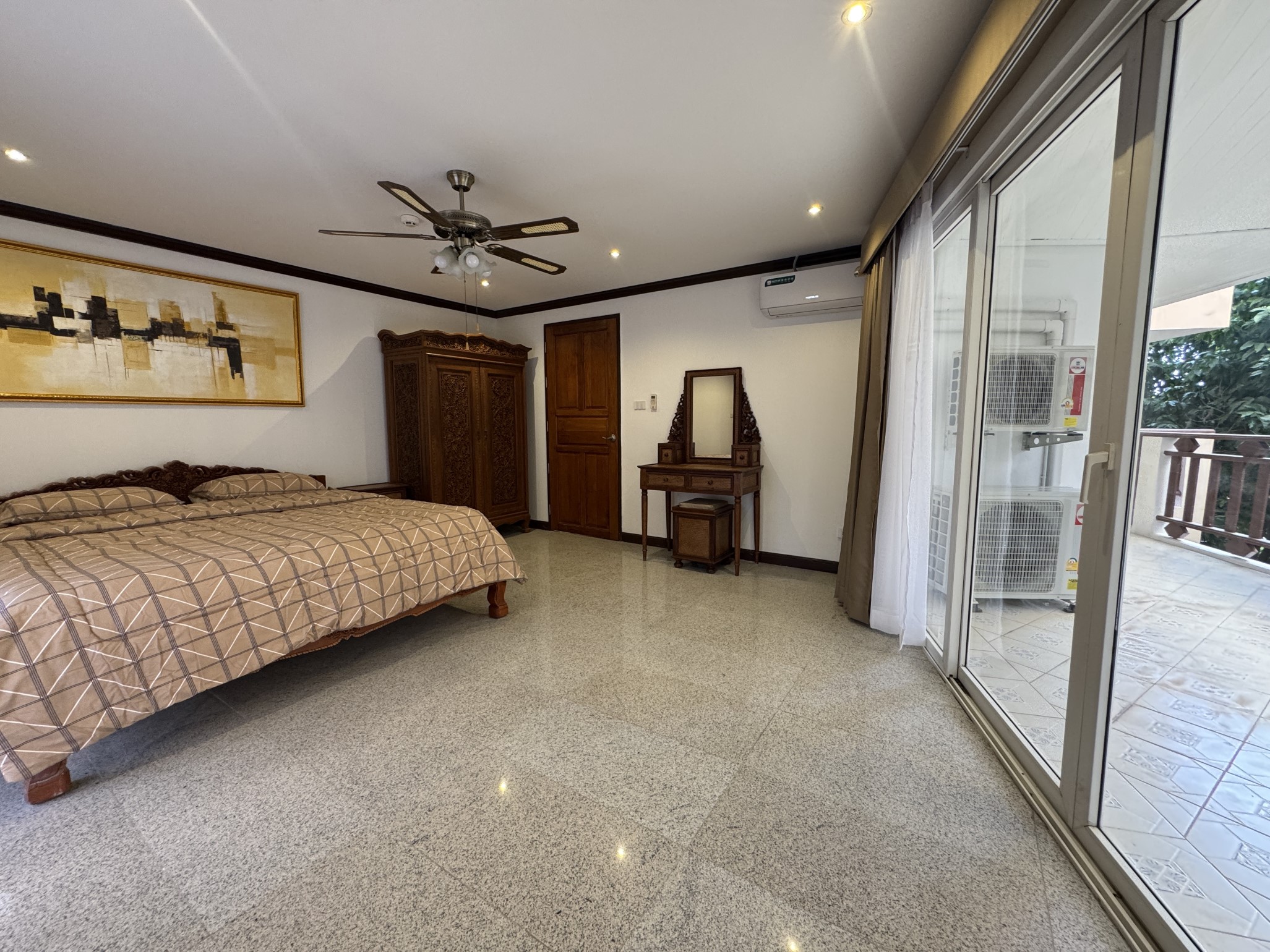 Royal Hill Resort/F2 LARGE CORNER CONDO · 2 BED · 2 BATH · 139 SQM · 3 LARGE BALCONIES · GARDEN VIEW 22