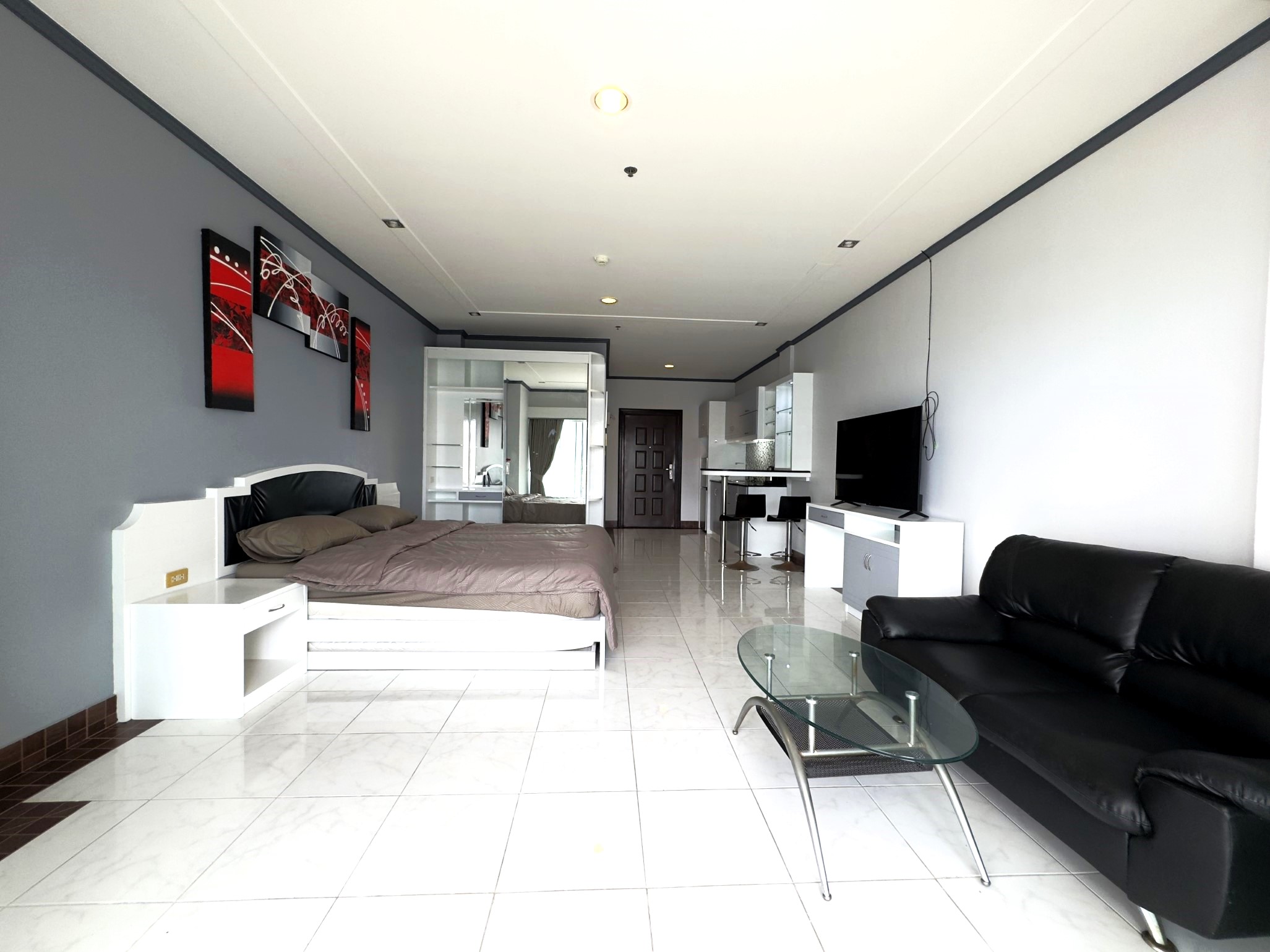 View Talay 8/F8 LARGE LUXURY STUDIO · 1 BATH · 48 SQ M · 1 BALCONY · FANTASTIC SEA VIEW
