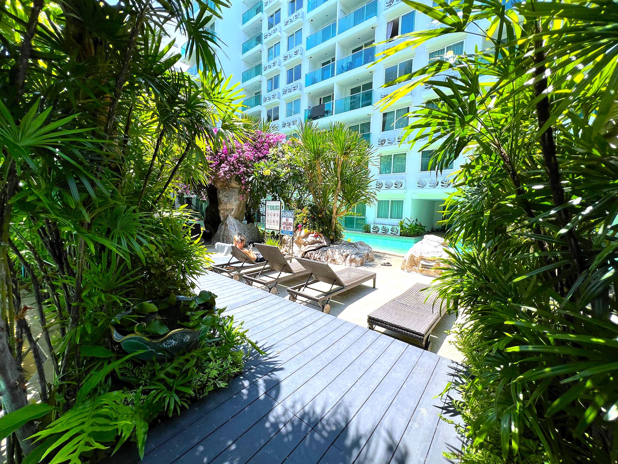 One Bedroom 35sqm Condo in Amazon Residence Jomtien 600 Meters from Beach 22