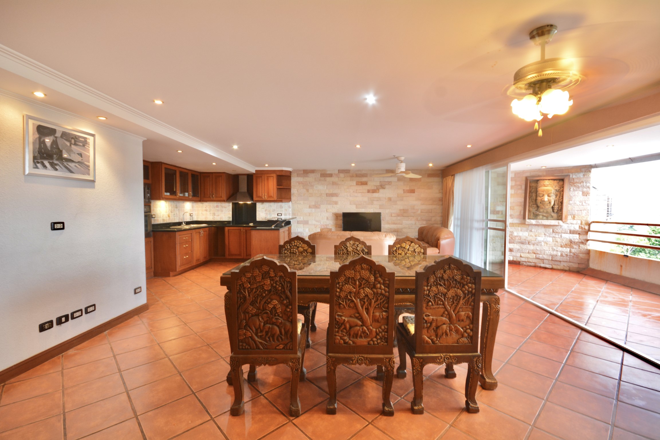 Angket/F7 1 BED · 2 BATH · 108 SQ M · 1 BALCONY · POOL VIEW 11