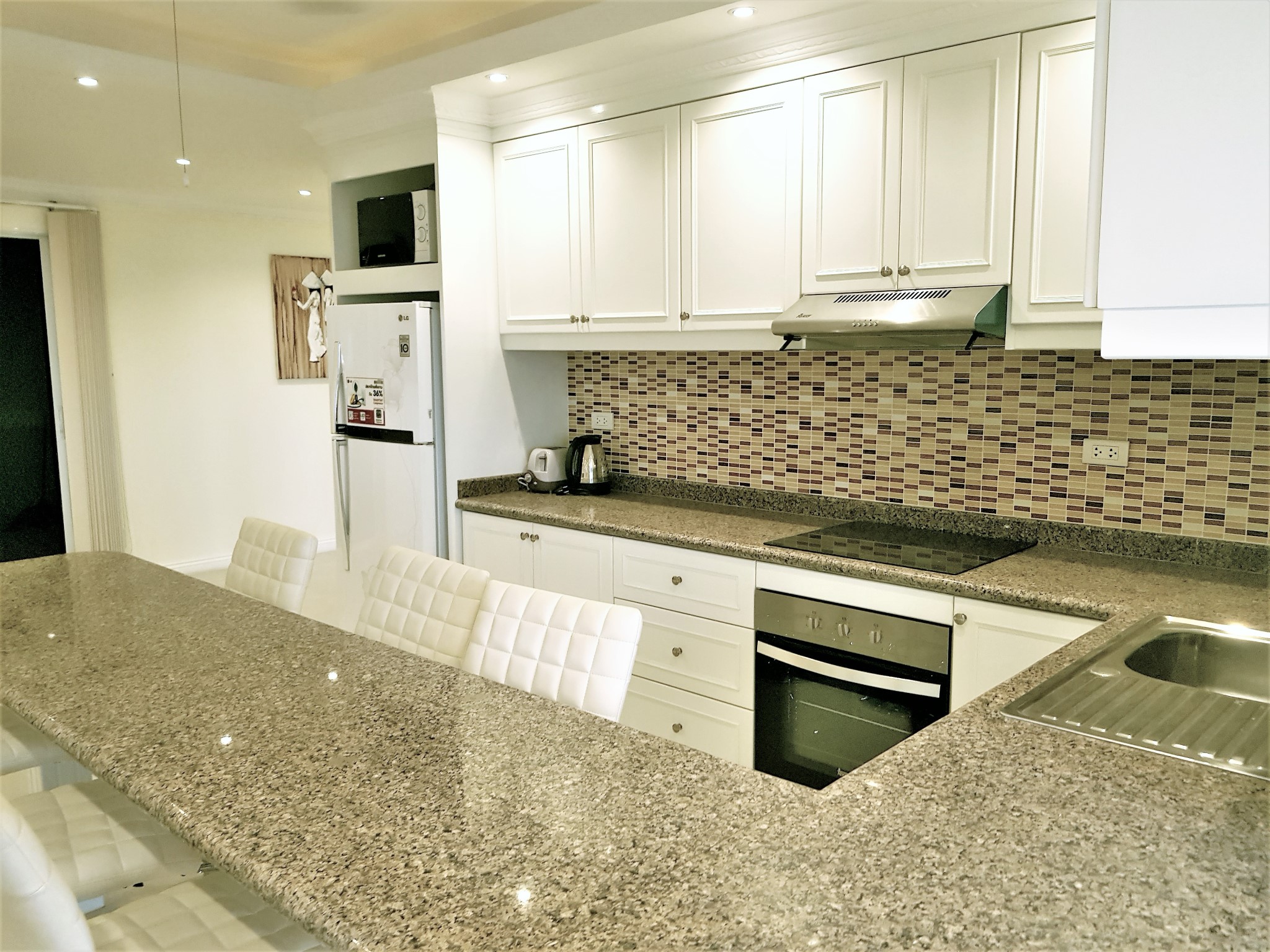 Rungfa/F10 2 BED · 3 BATH · 146 SQ M · LUXURY PENTHOUSE 13