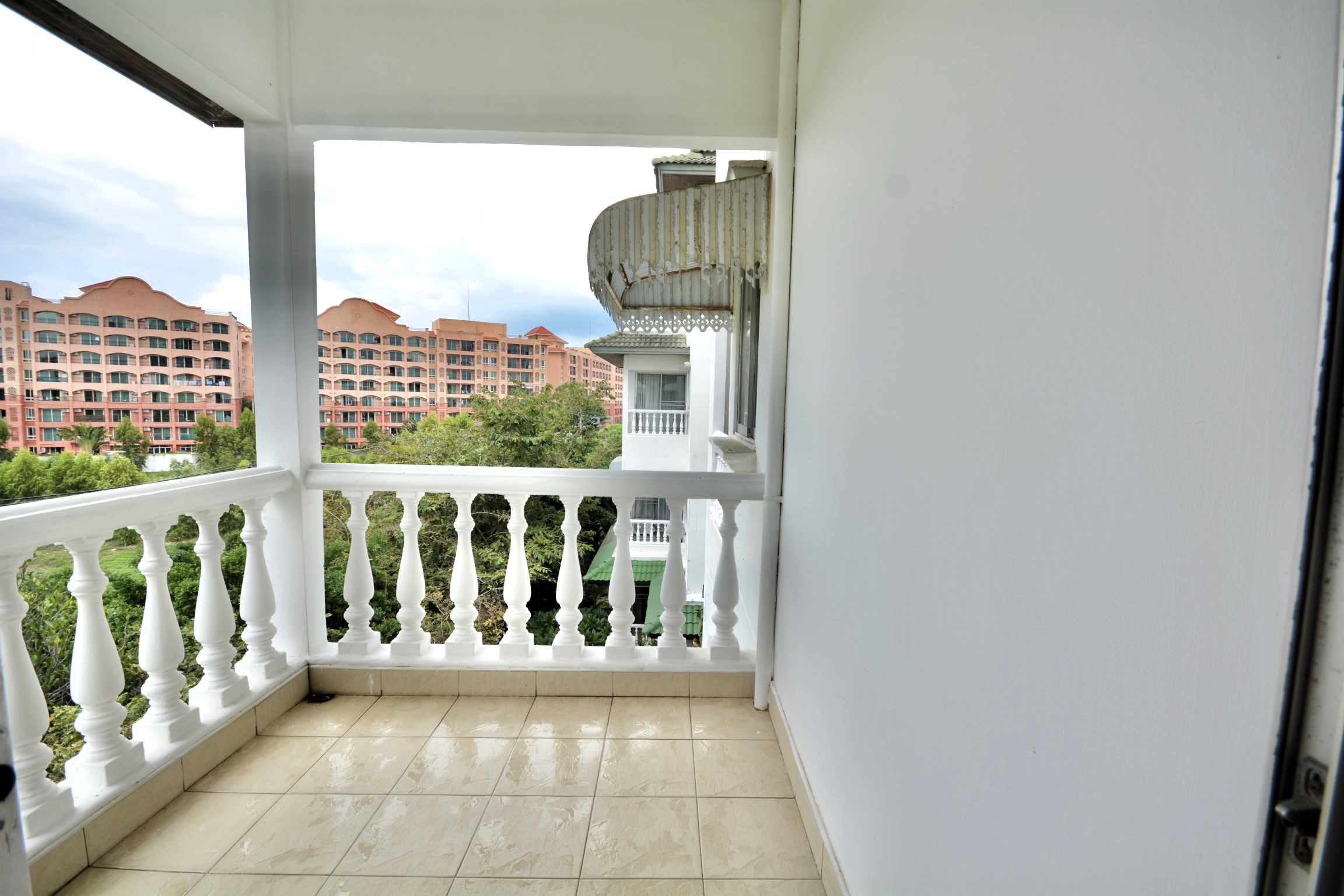 Baan Suan Lalana/TC/F4 1 BED · 1 BATH · 108 SQ M · 2 BALCONIES 23