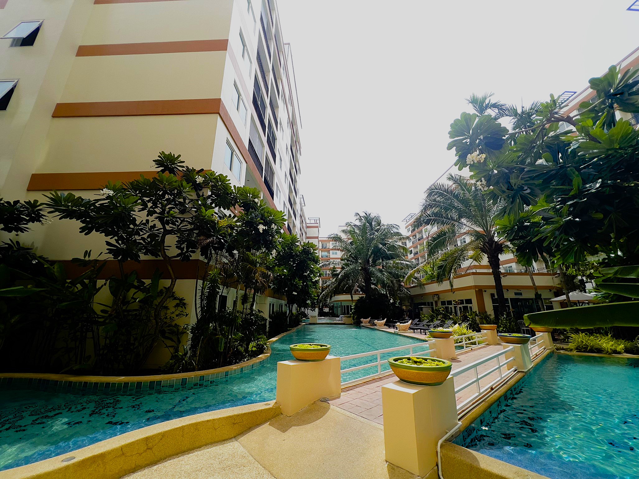 Park Lane/F6 2 BED · 2 BATH · 74 SQ M · 2 BALCONIES 23