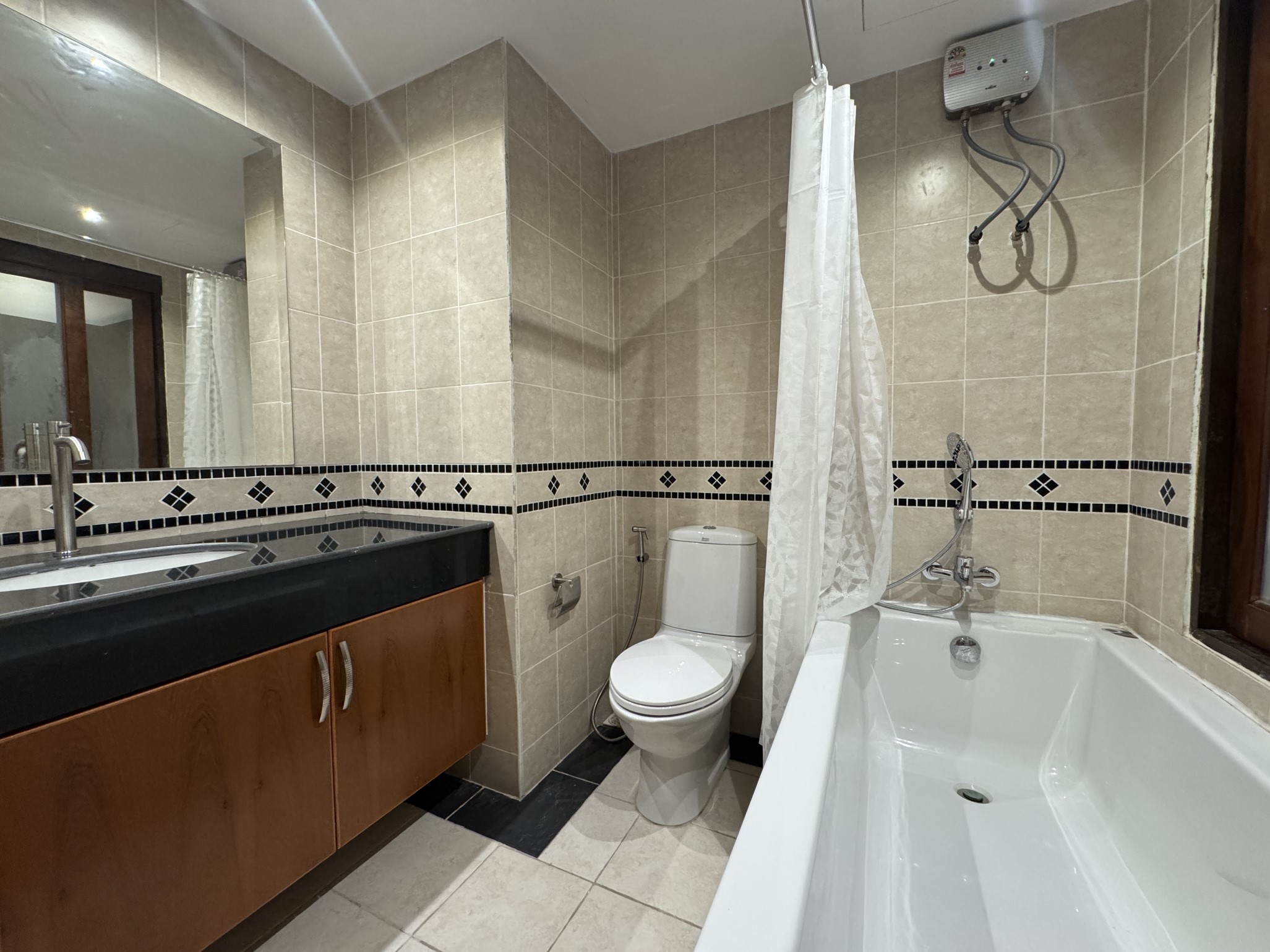 Royal Hill Resort/F2 LARGE CORNER CONDO · 2 BED · 2 BATH · 139 SQM · 3 LARGE BALCONIES · GARDEN VIEW 16