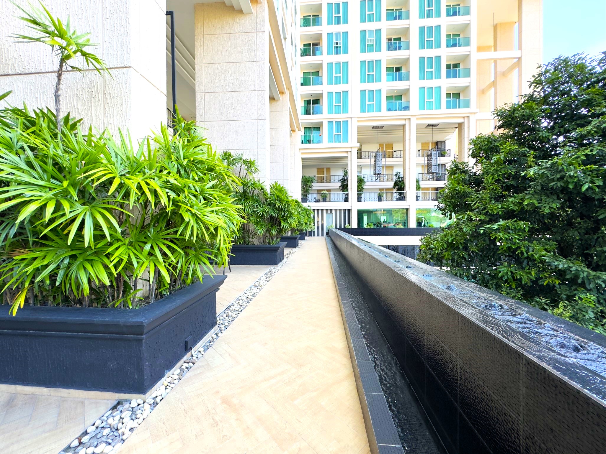 City Garden Tower/F19 1 BED · 1 BATH · 35 SQ M · SEA VIEW 31