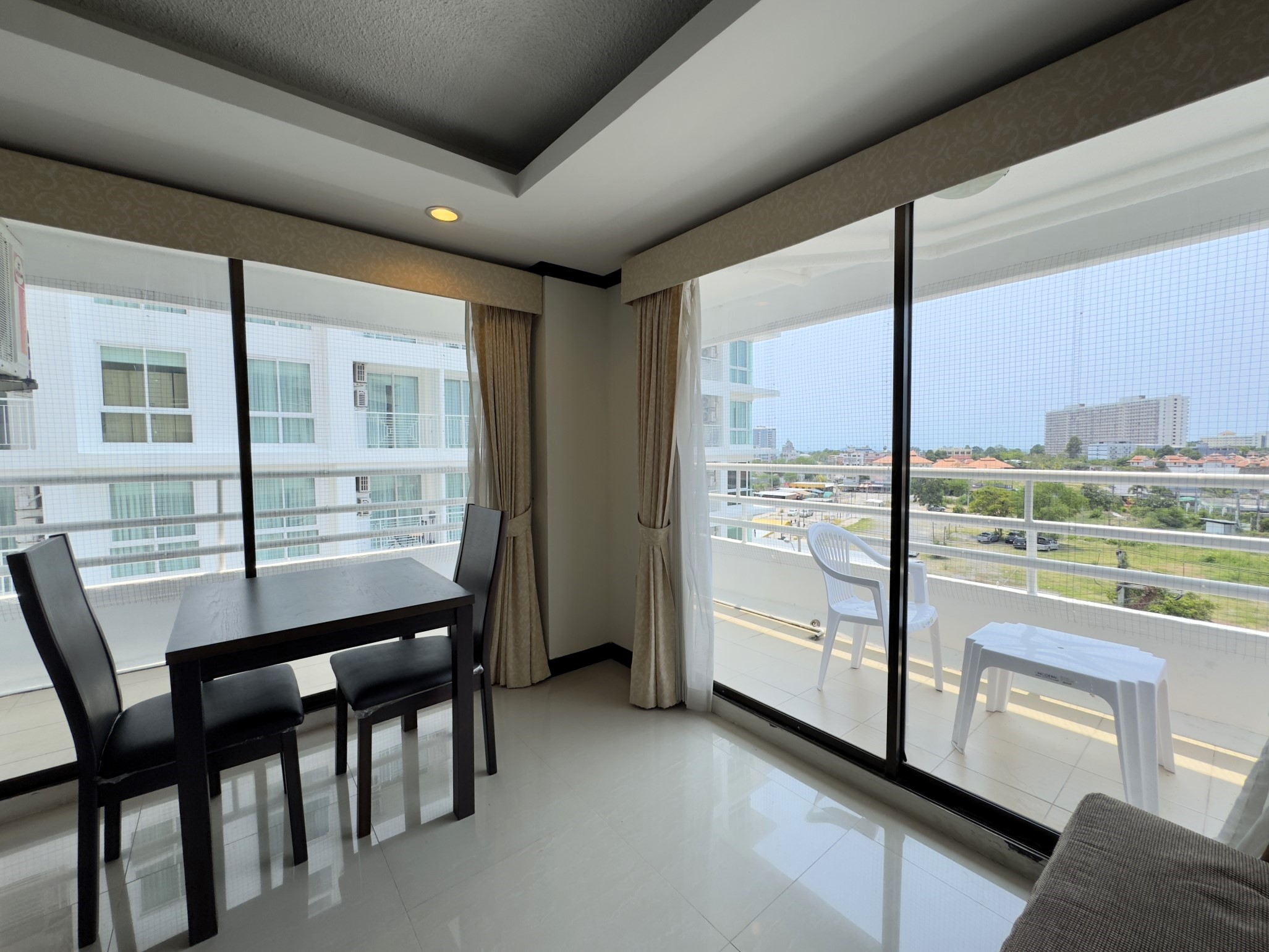 Angket/F5 STUDIO · 1 BATH · 47 SQ M · CORNER BALCONY 13