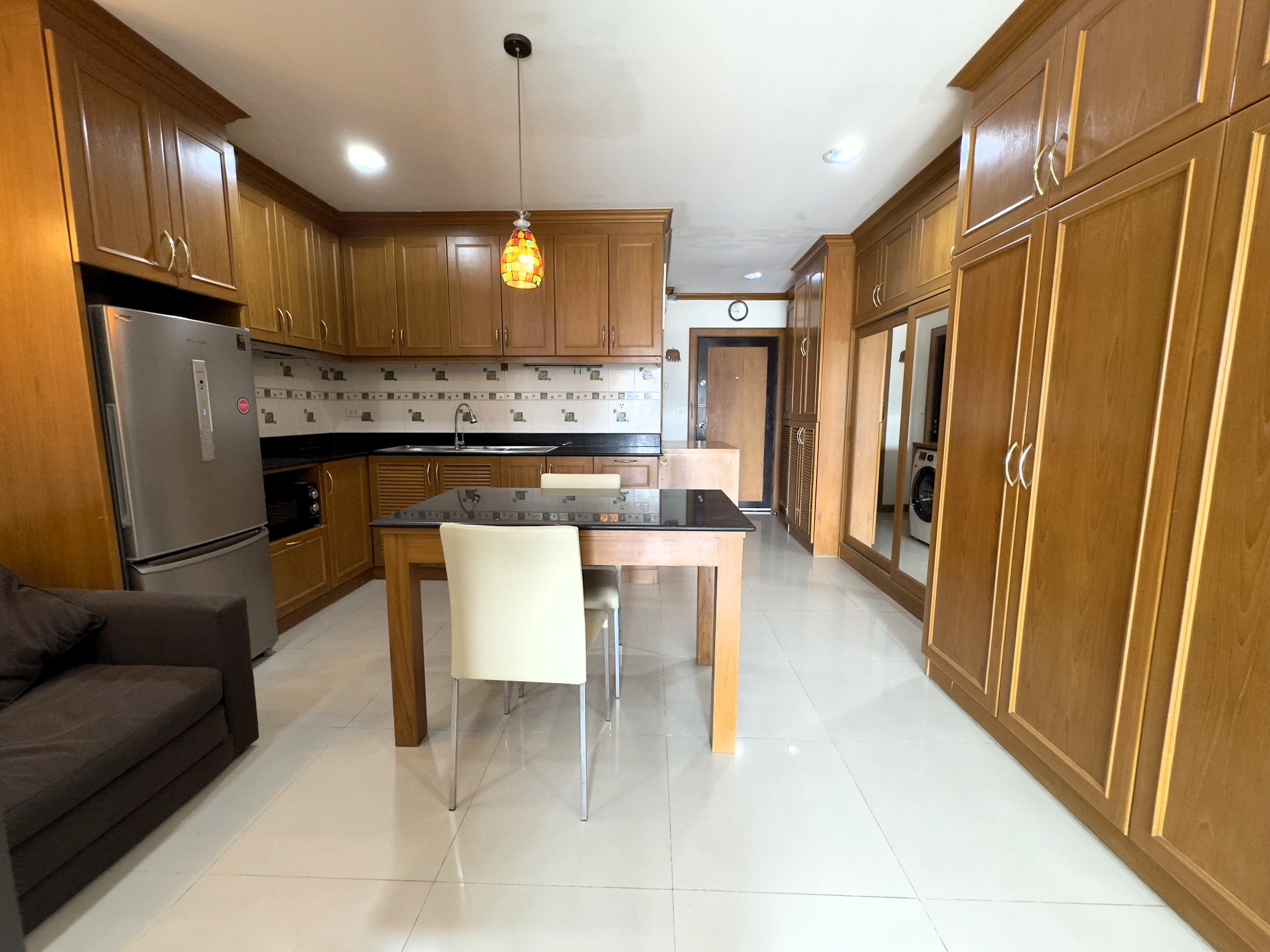 TW Platinum Suites/F3 1 BED · 1 BATH · 52 SQ M · 1 BALCONY · POOL VIEW