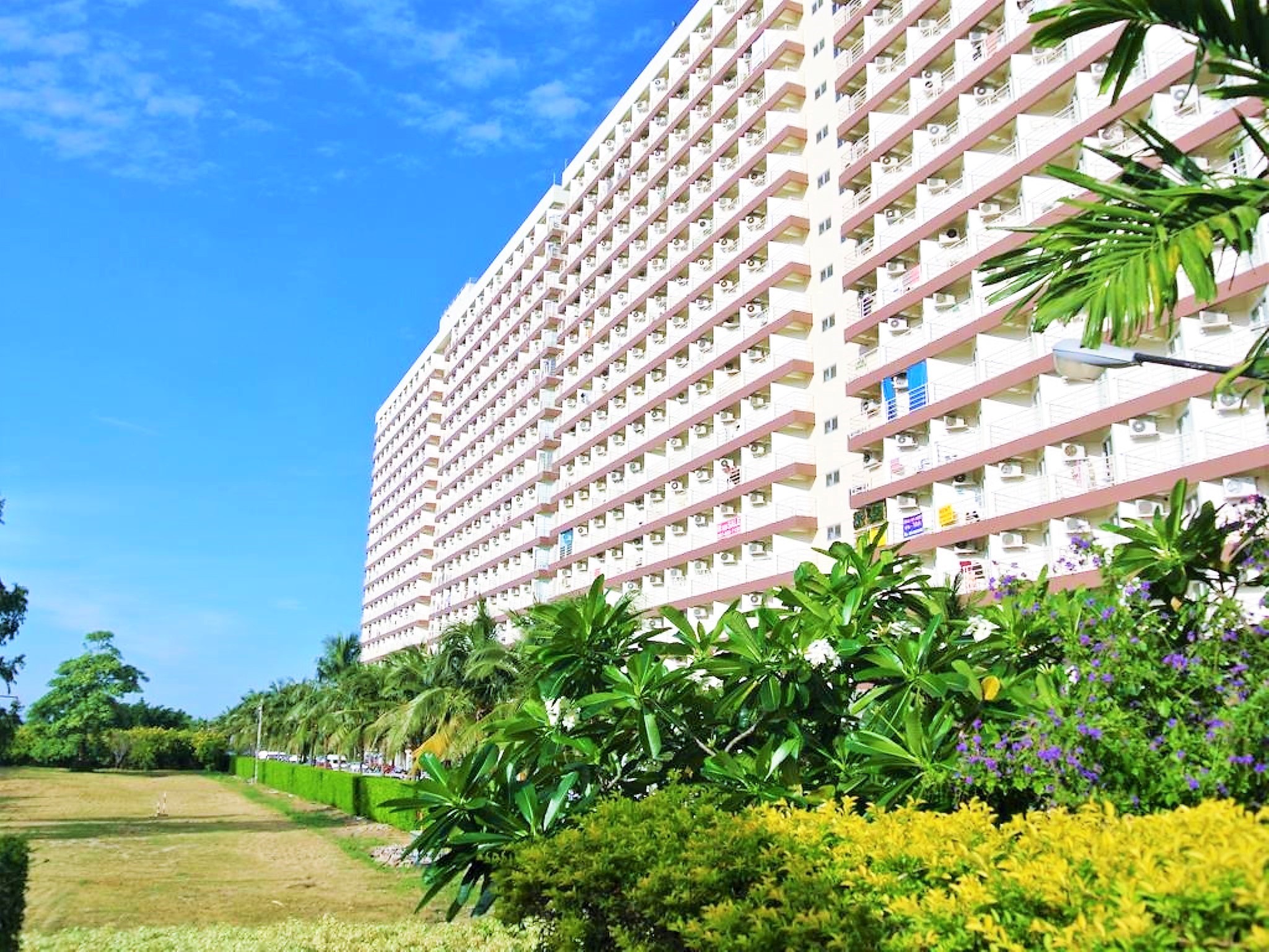 Jomtien Beach Condominium/S1/F6 1 BED · 2 BATH · 68 SQ M · 2 BALCONIES · SEA VIEW · JACUZZI BATH 21