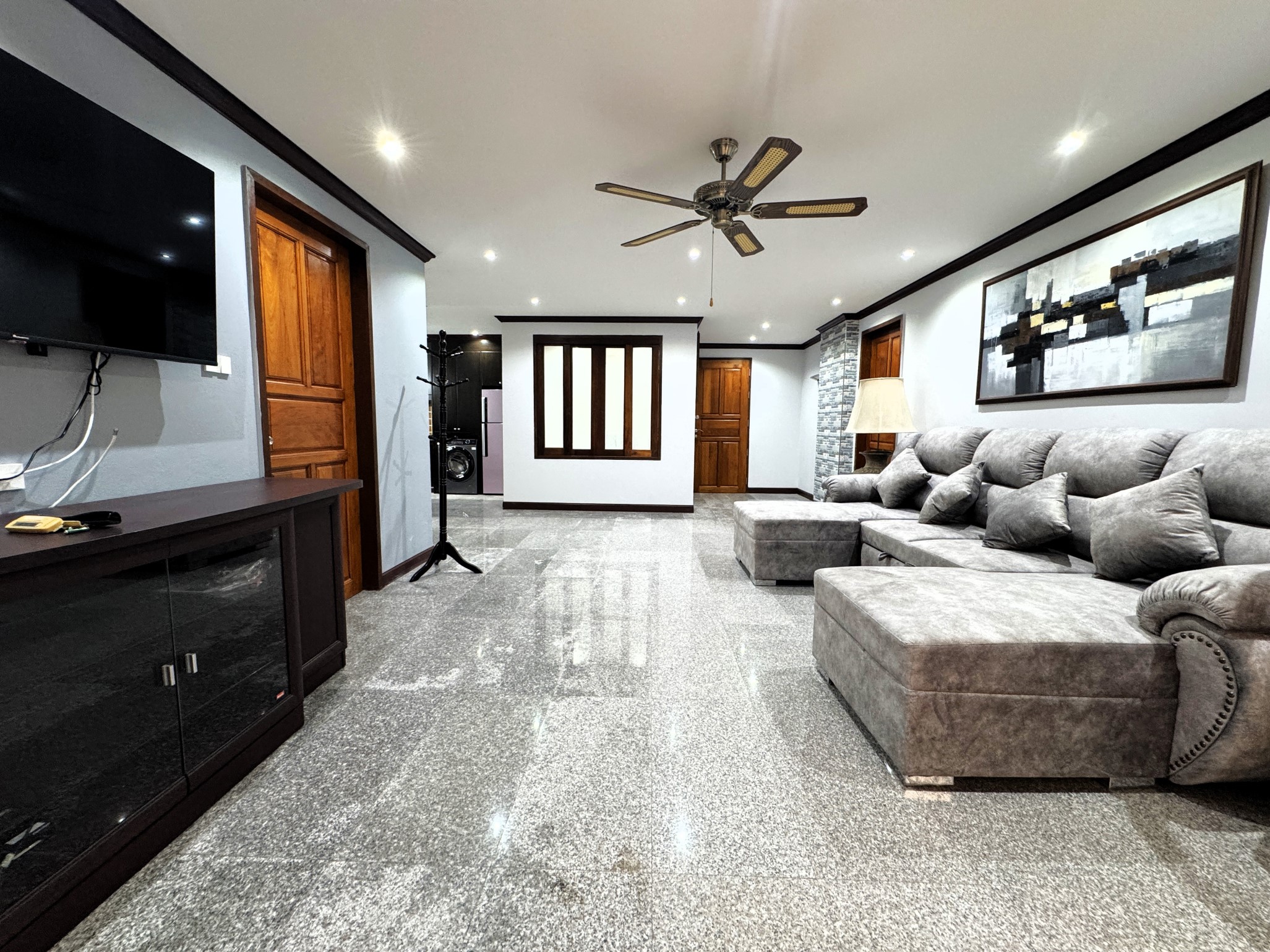 Royal Hill Resort/F1 LARGE CORNER CONDO · 2 BED · 2 BATH · 139 SQM · 3 LARGE BALCONIES · GARDEN VIEW