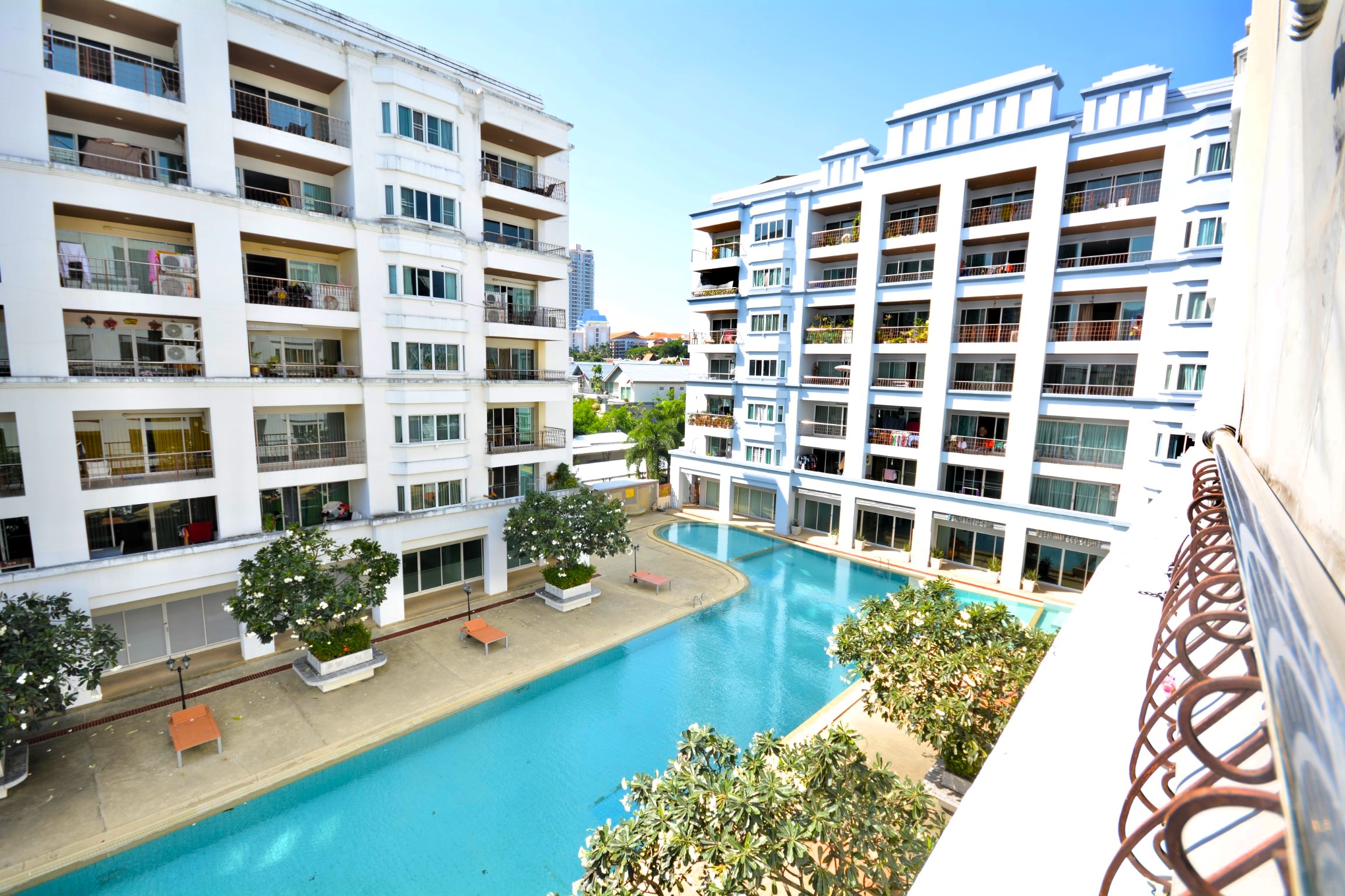 TW Platinum Suites/F4 1 BED · 1 BATH · 52 SQ M · 1 BALCONY 2
