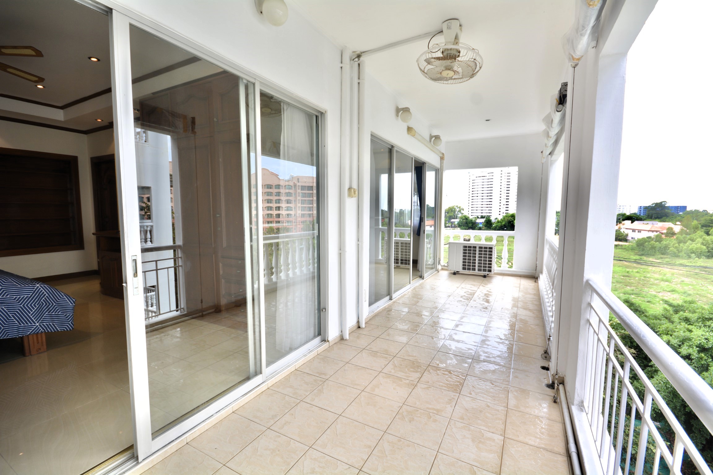 Baan Suan Lalana/TC/F4 1 BED · 1 BATH · 108 SQ M · 2 BALCONIES 21
