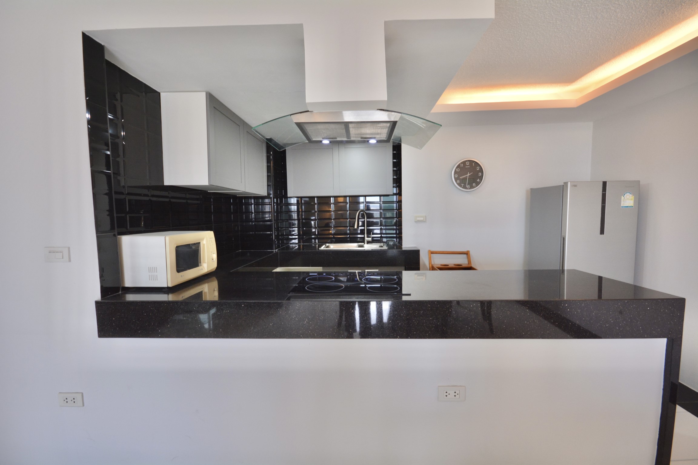 Angket/F17 1 BED · 2 BATH · 108 SQ M · 1 BALCONY · SEA & CITY VIEWS 9