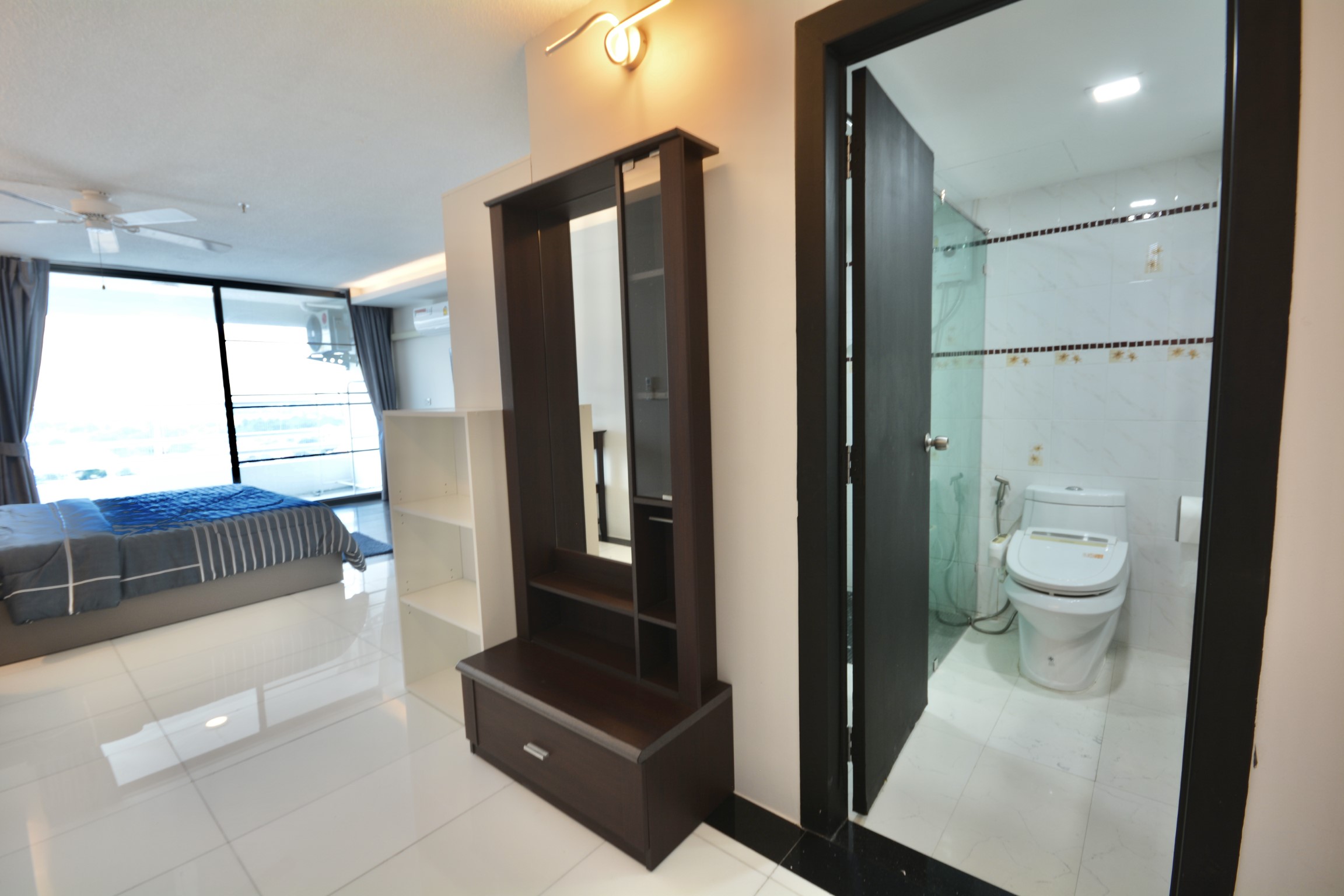 Angket/F17 1 BED · 2 BATH · 108 SQ M · 1 BALCONY · SEA & CITY VIEWS 23