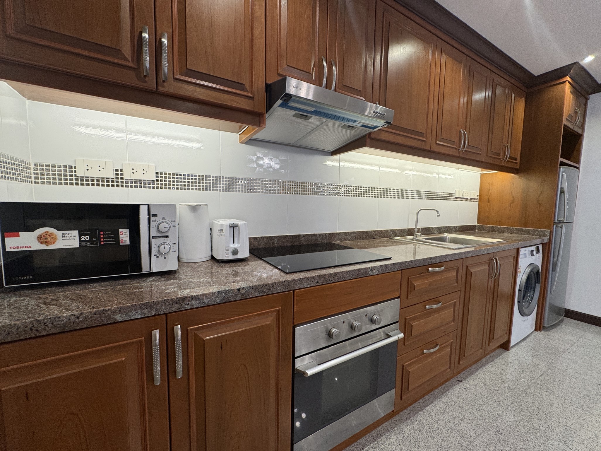 Royal Hill Resort/F2 LARGE CORNER CONDO · 2 BED · 2 BATH · 139 SQM · 3 LARGE BALCONIES · GARDEN VIEW 4