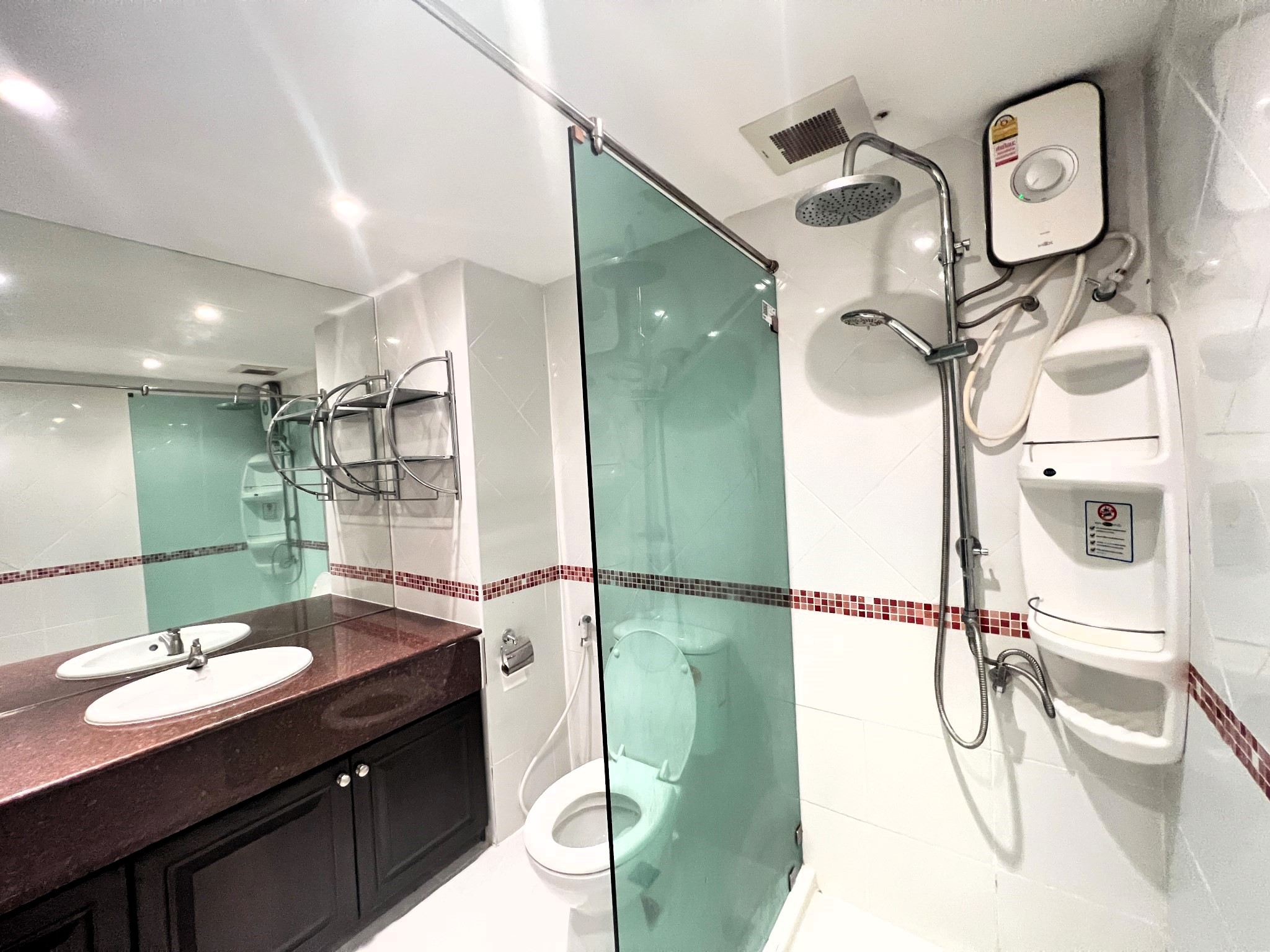 Angket/F14 STUDIO · 1 BATH · 37 SQ M · 1 BALCONY 5