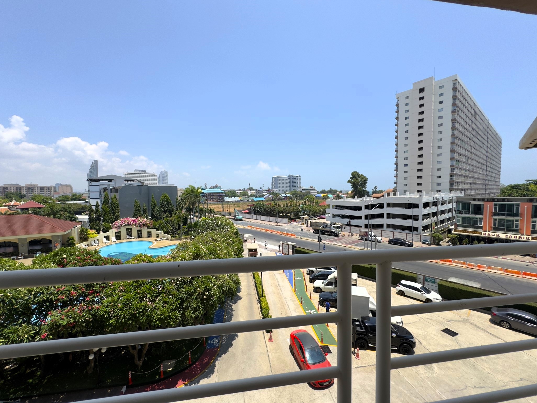 Jomtien Beach Condominium/A1/F4 1 BED · 2 BATH · 60 SQ M · 2 BALCONIES · POOL VIEW 25