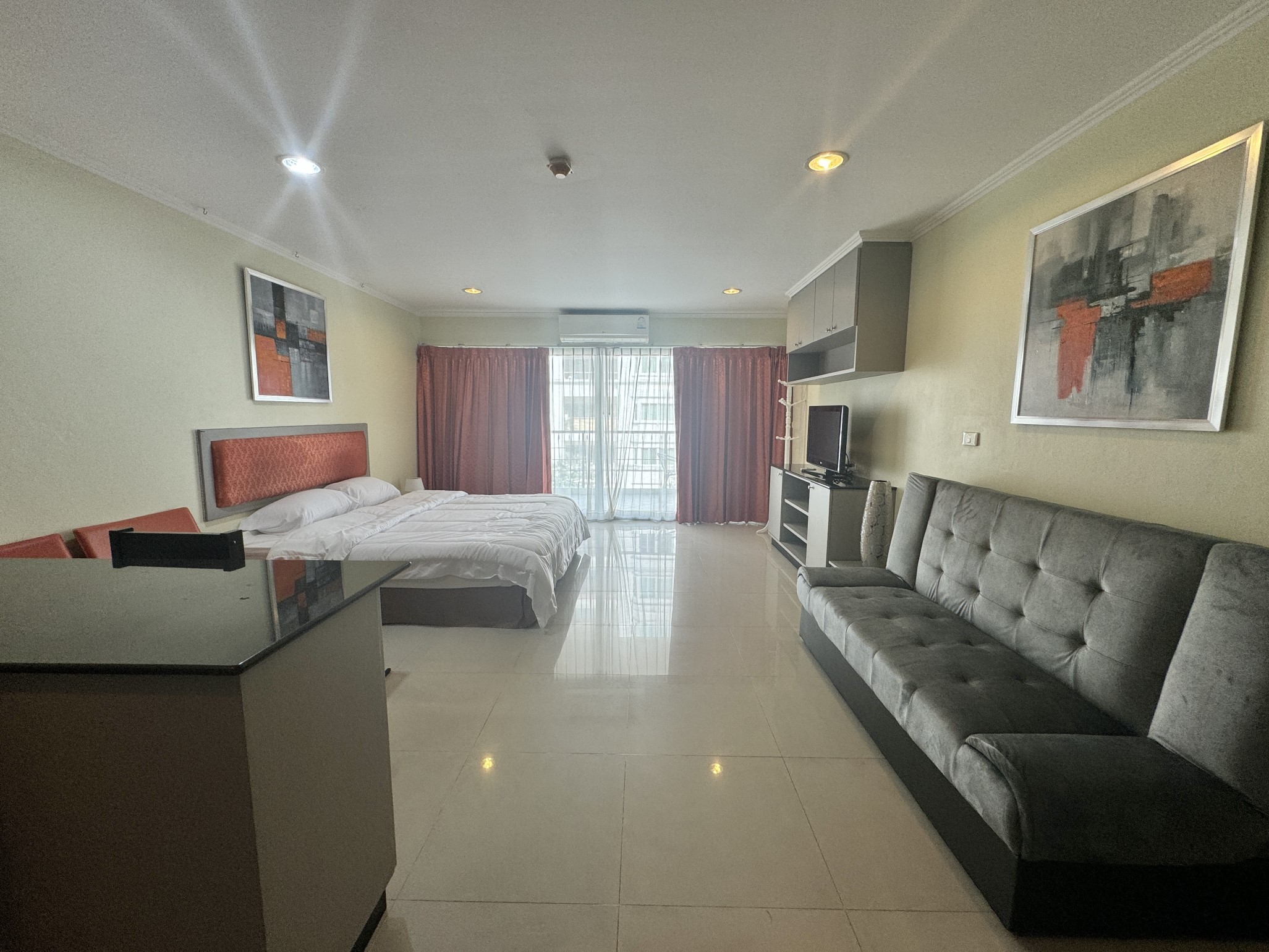 TW Platinum Suites/F3 STUDIO · 1 BATH · 50 SQ M · 1 BALCONY · POOL VIEW 13