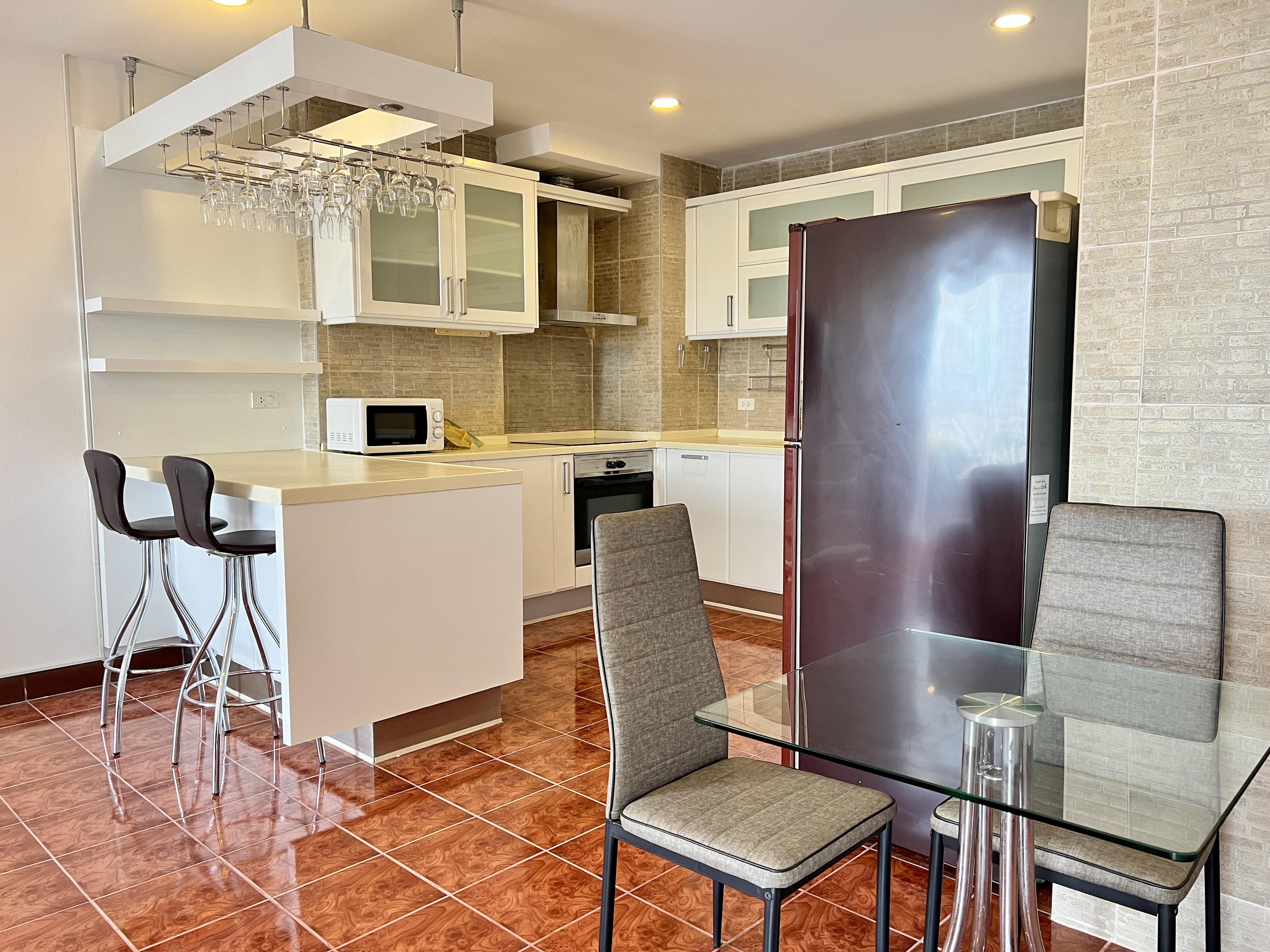 View Talay 1/F8 1 BEDROOM · 2 BATH · 95 SQ M · 2 BALCONIES · SEA & CITY VIEWS 6