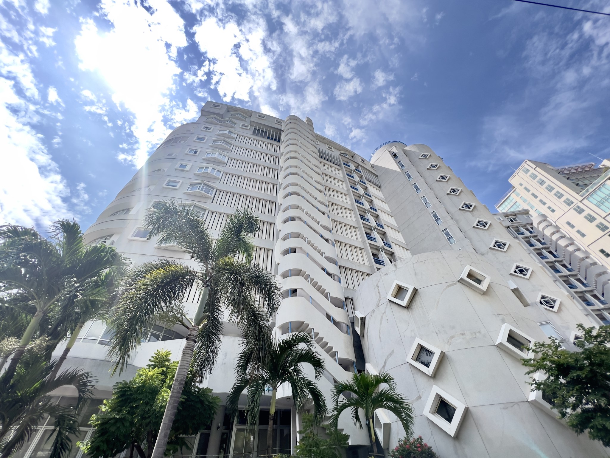 Peak Condo/F5 1 BED · 2 BATH · 105 SQ M · 1 BALCONY · CORNER CONDO · SEA VIEW 43