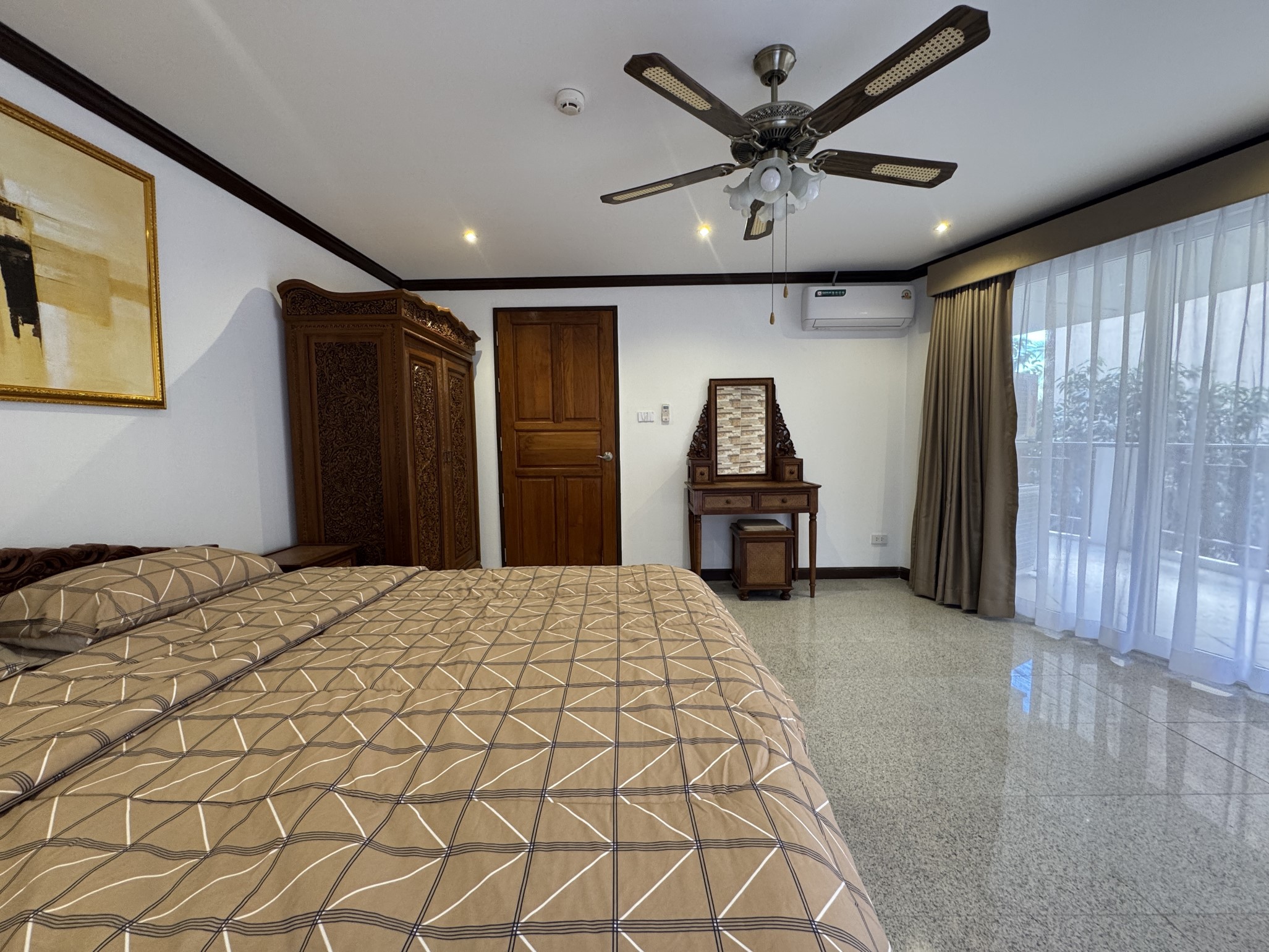 Royal Hill Resort/F2 LARGE CORNER CONDO · 2 BED · 2 BATH · 139 SQM · 3 LARGE BALCONIES · GARDEN VIEW 20