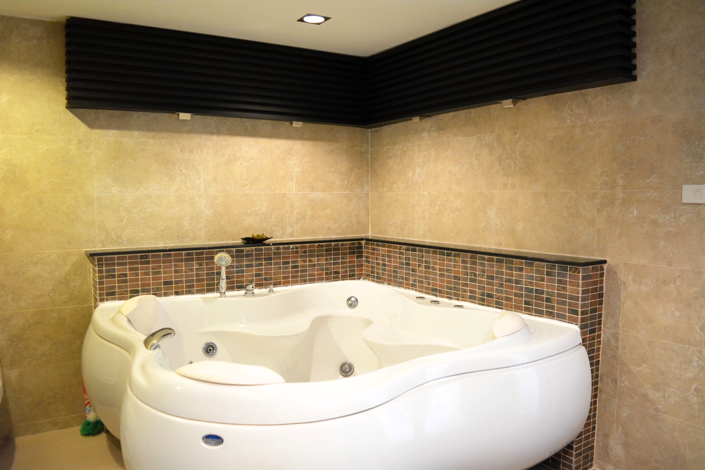 Jomtien Beach Condominium/S1/F6 1 BED · 2 BATH · 68 SQ M · 2 BALCONIES · SEA VIEW · JACUZZI BATH 17