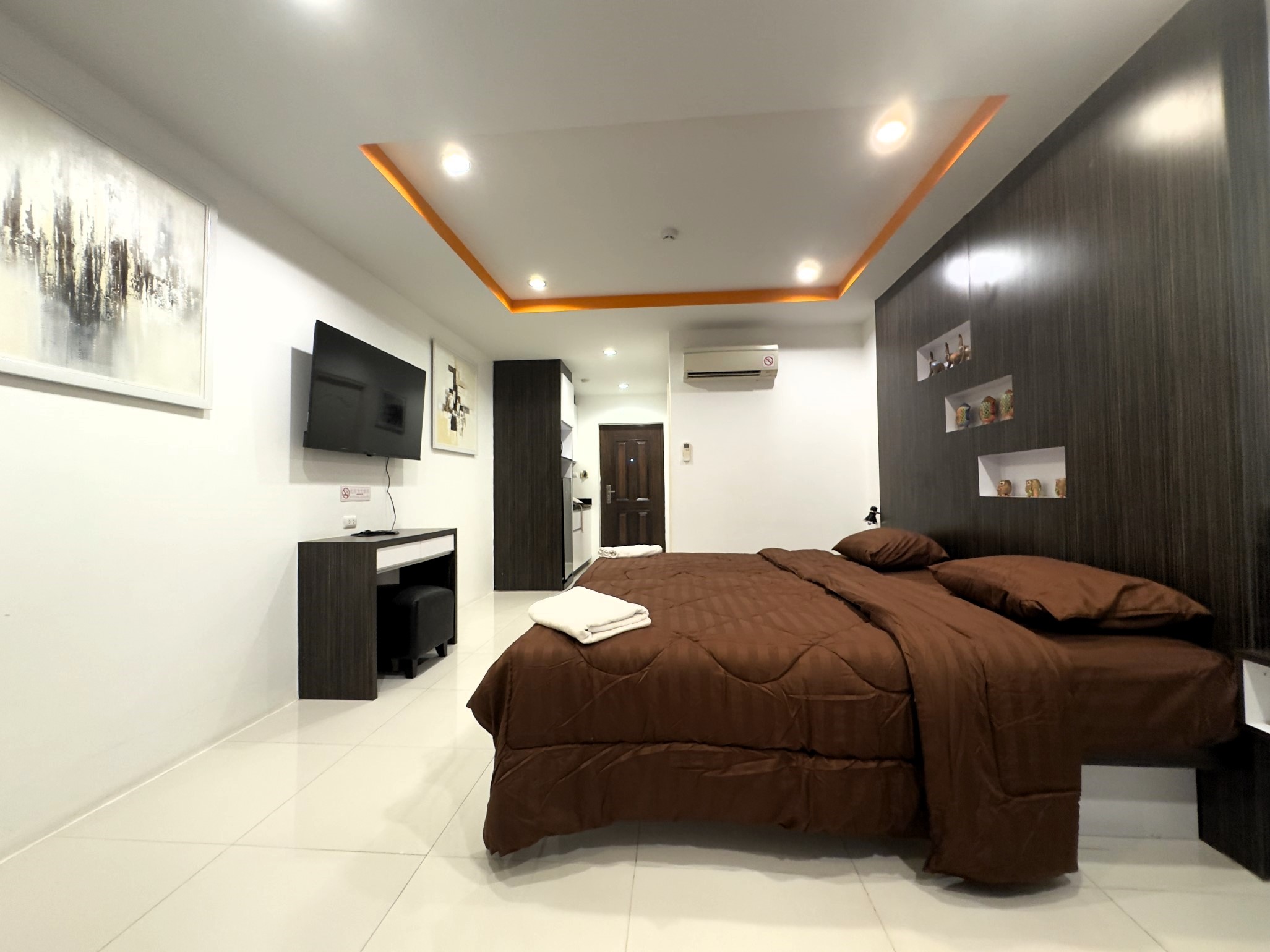 NORDIC Suites 3/F2 STUDIO · 1 BATH · 42 SQ M · 1 BALCONY · POOL VIEW