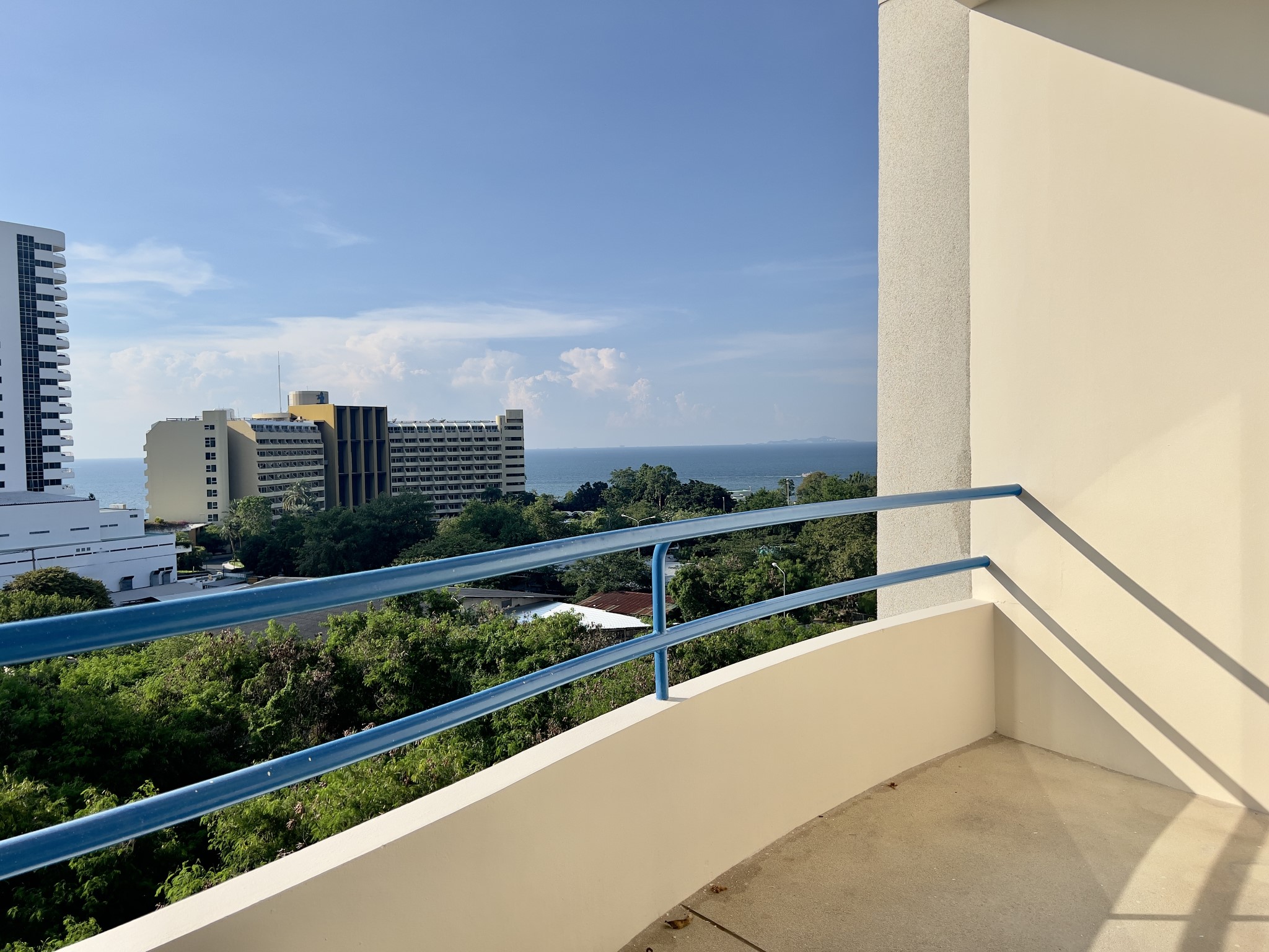 Peak Condo/F5 1 BED · 2 BATH · 105 SQ M · 1 BALCONY · CORNER CONDO · SEA VIEW 33