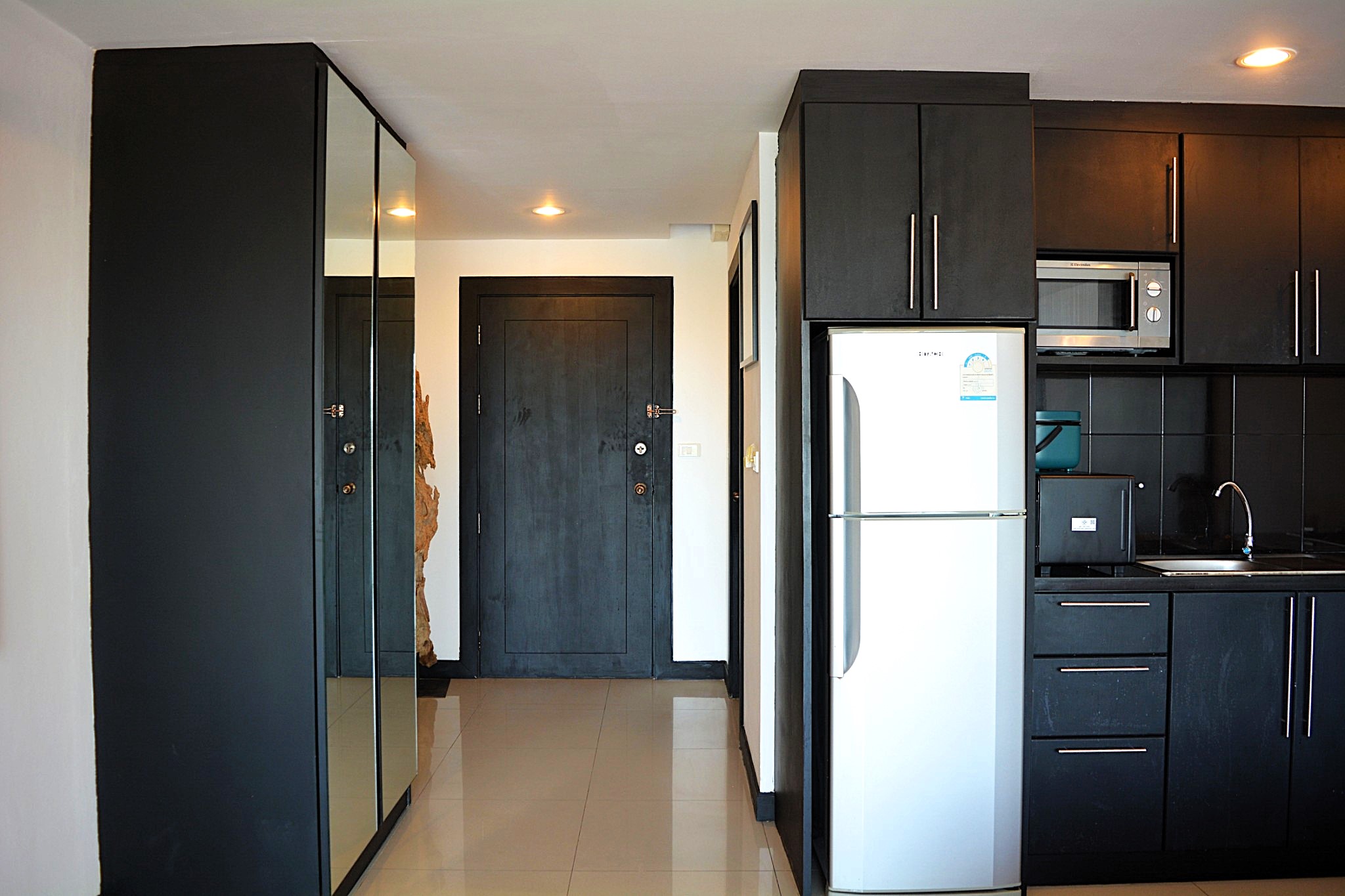 TW Platinum Suites/F6 LARGE STUDIO · 1 BATH · 49 SQ M · 1 BALCONY 5