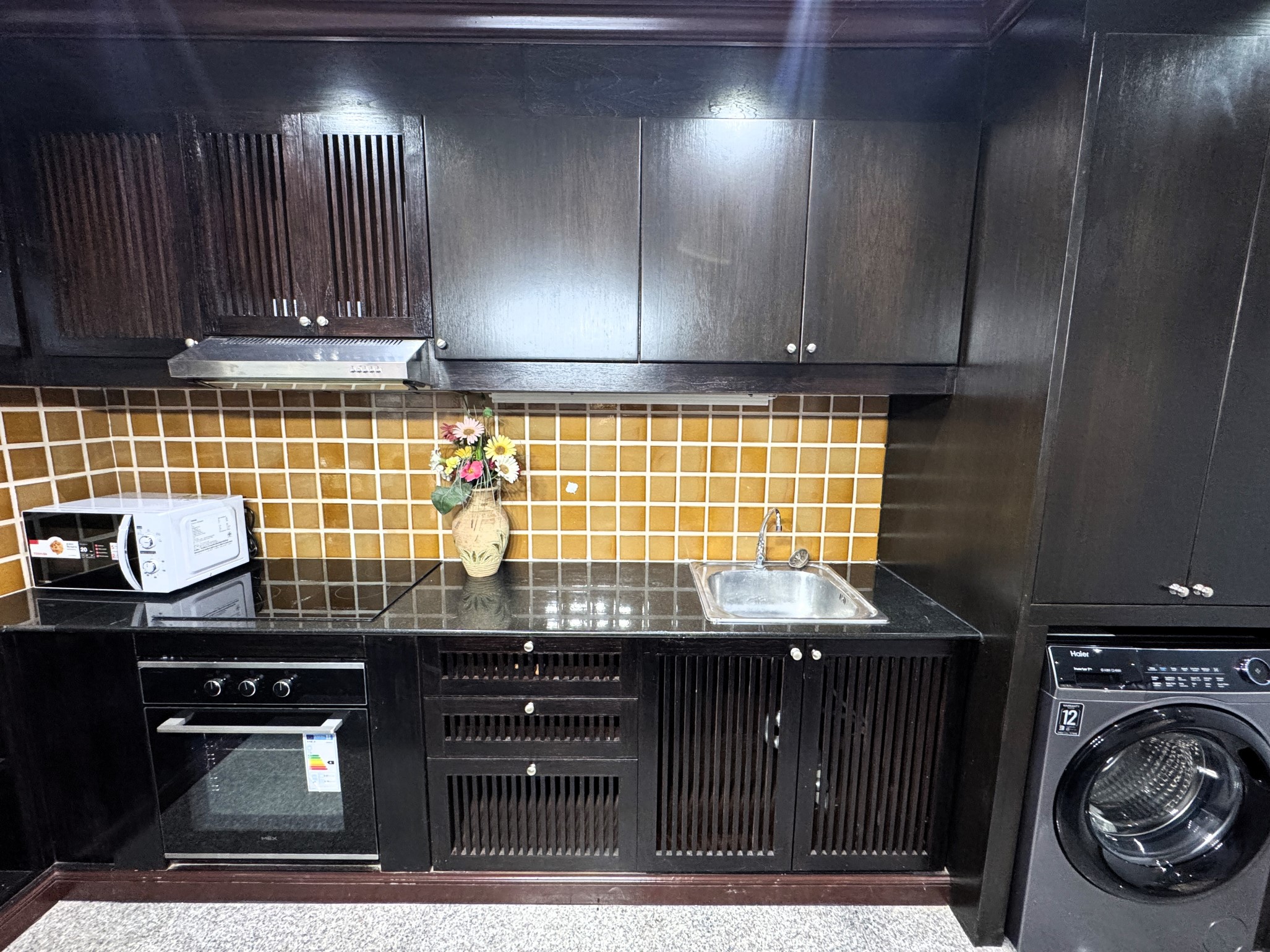 Royal Hill Resort/F1 LARGE CORNER CONDO · 2 BED · 2 BATH · 139 SQM · 3 LARGE BALCONIES · GARDEN VIEW 6