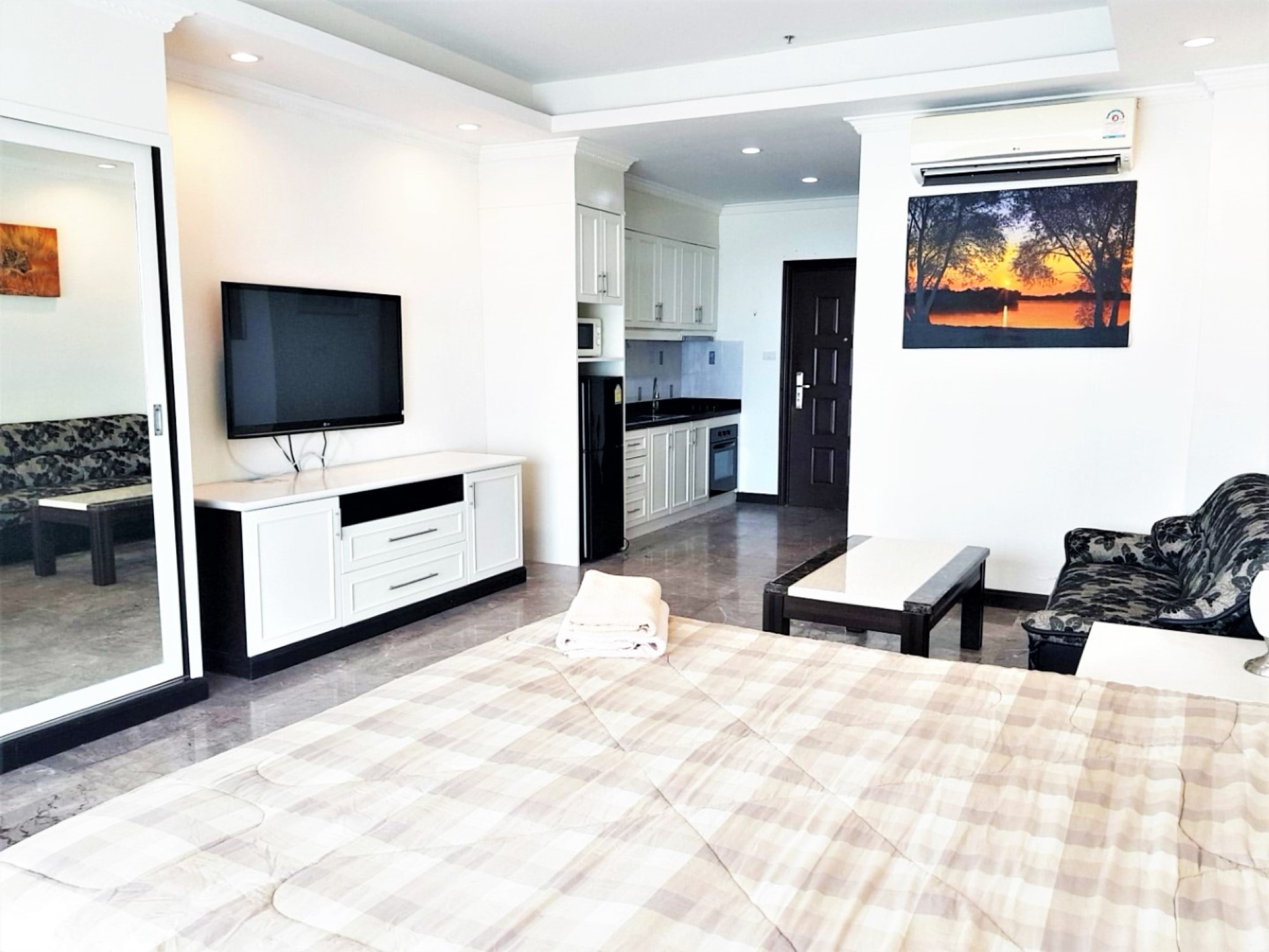 View Talay 8/F30 LARGE LUXURY STUDIO · 1 BATH · 48 SQ M · 1 BALCONY · FANTASTIC SEA VIEW 6