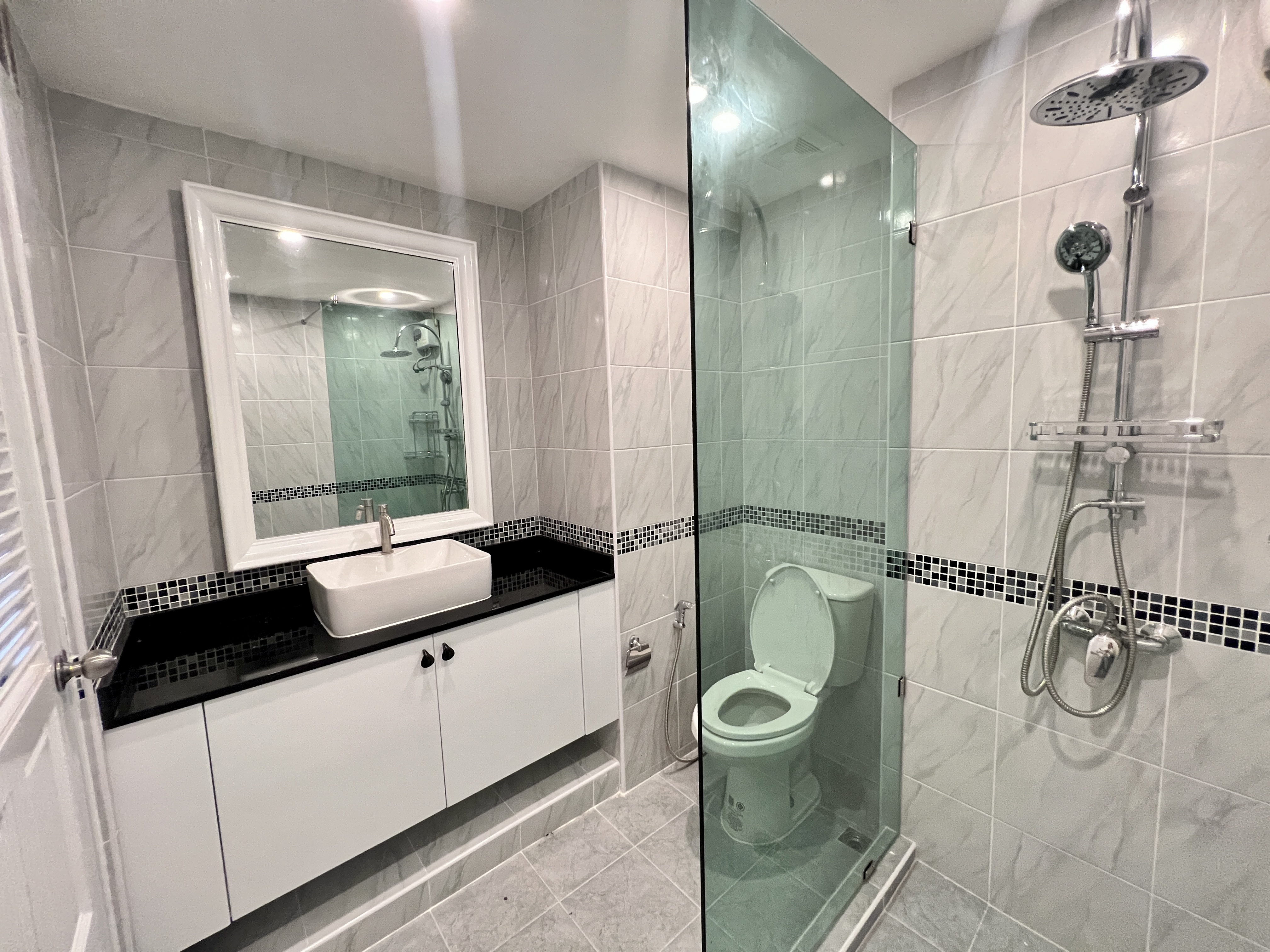 View Talay 1/F8 1 BEDROOM · 2 BATH · 95 SQ M · 2 BALCONIES · SEA & CITY VIEWS 13