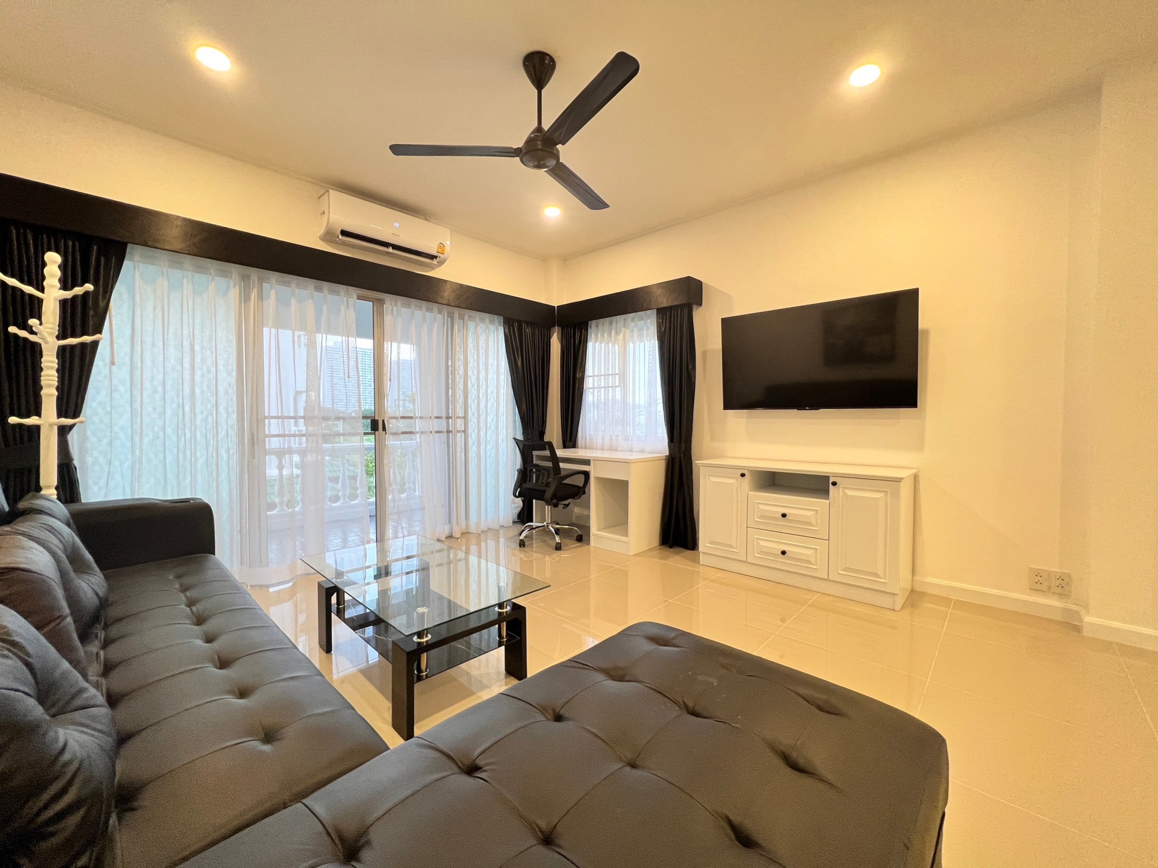 Baan Suan Lalana/TB/F3 1 BED · 1 BATH · 65 SQ M · 1 BALCONY · CORNER CONDO 4