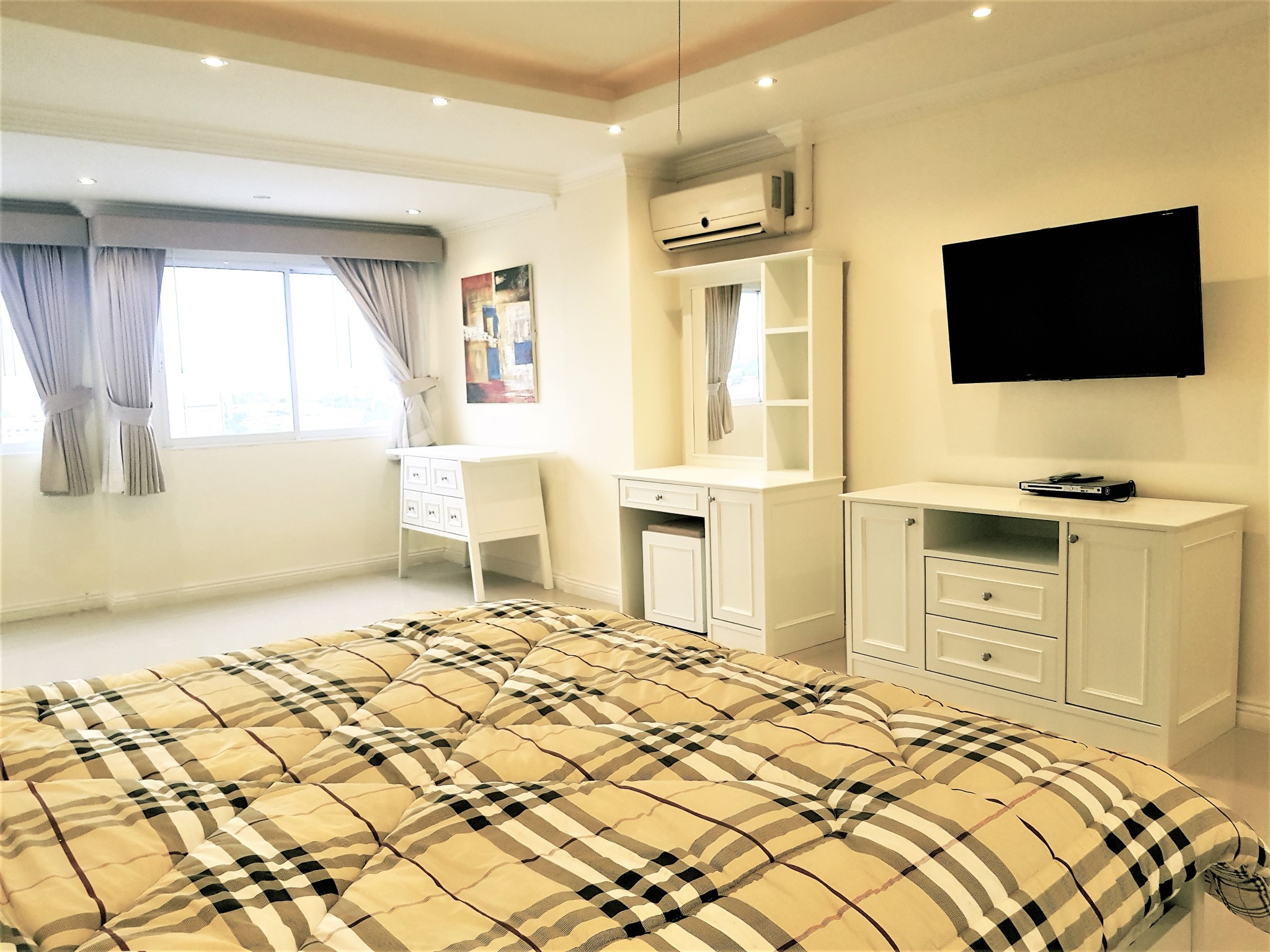 Rungfa/F10 2 BED · 3 BATH · 146 SQ M · LUXURY PENTHOUSE 19