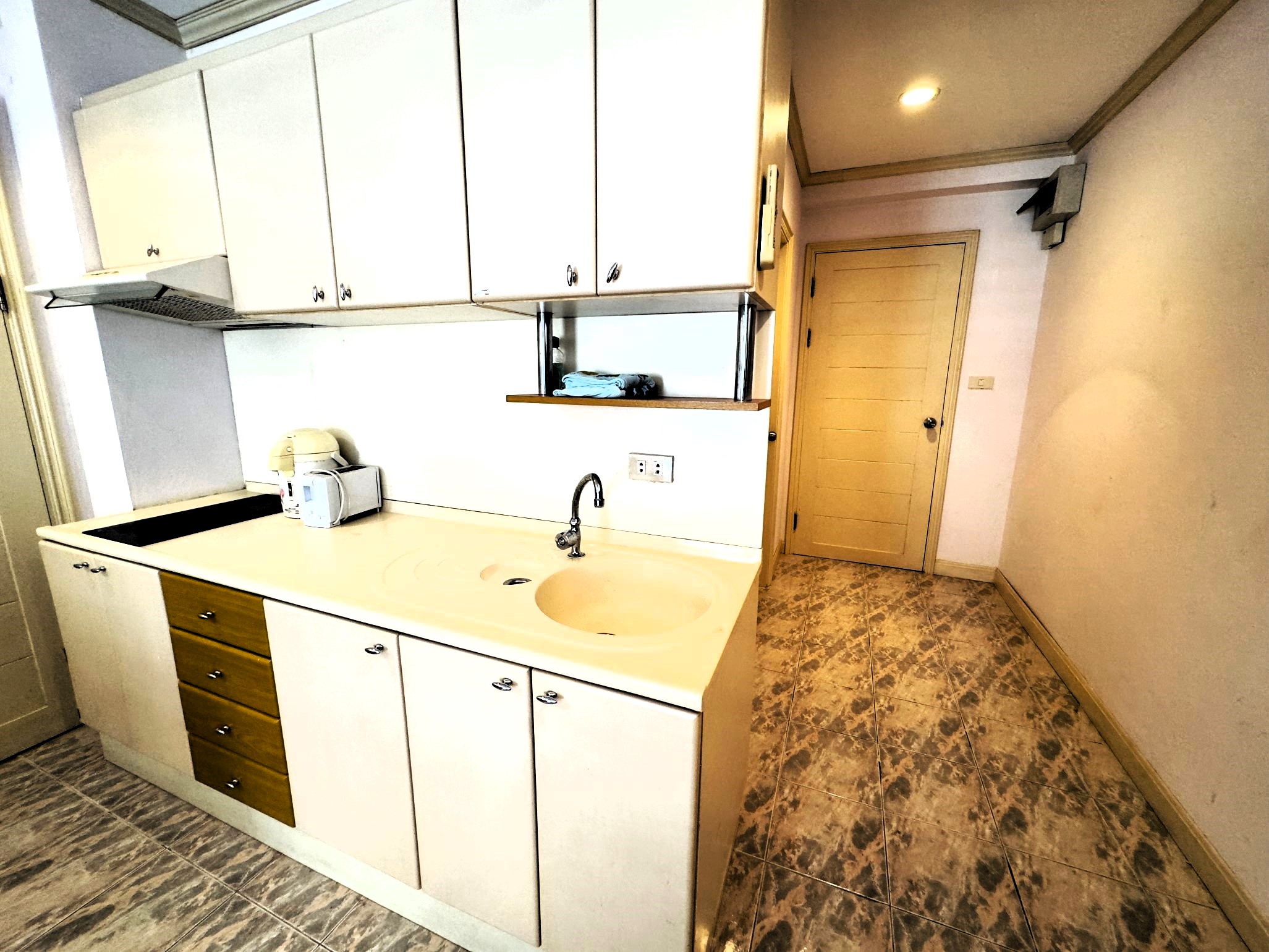 Jomtien Beach Condominium/A3/F4 1 BED · 2 BATH · 60 SQ M · 2 BALCONIES 5