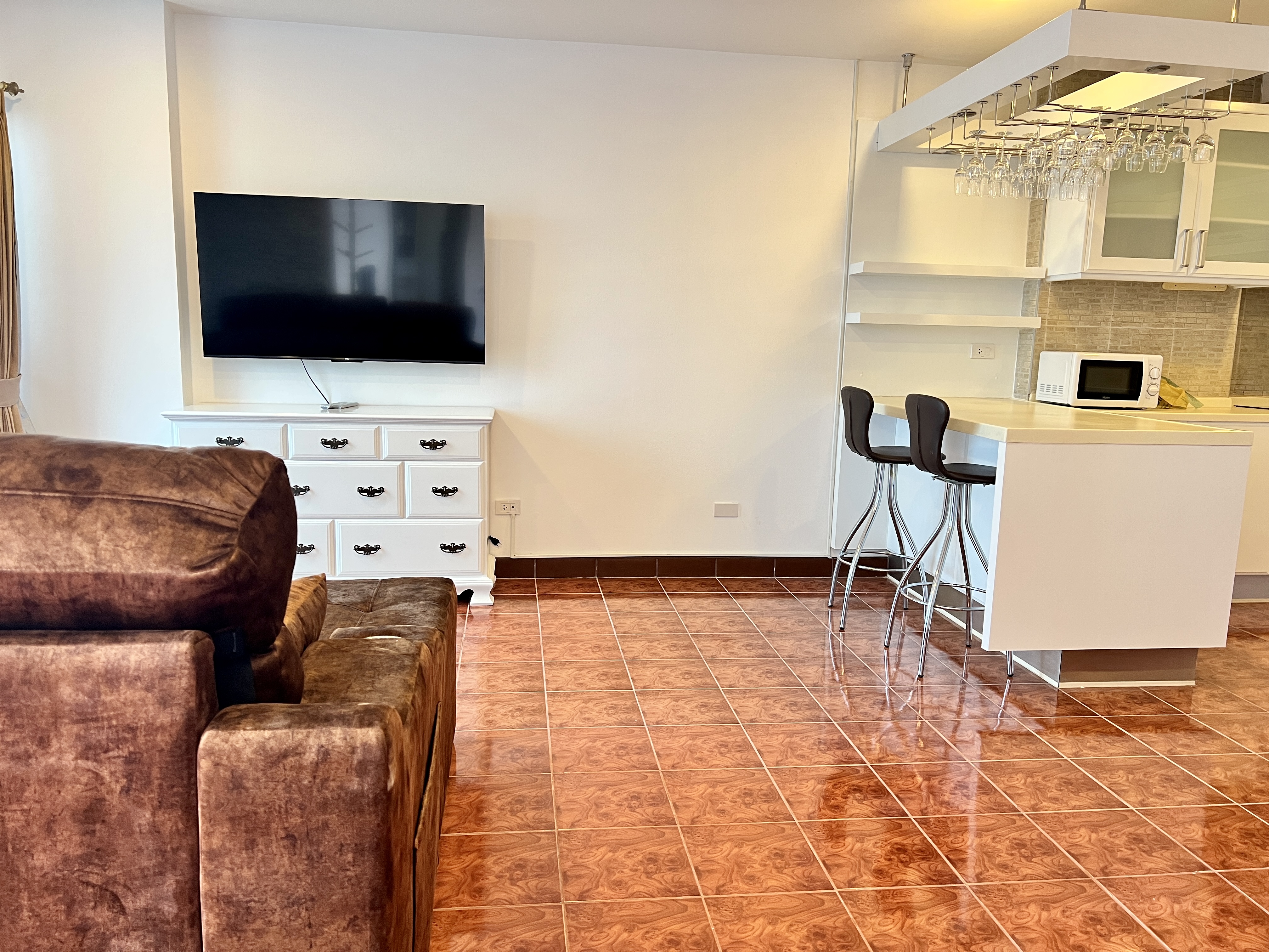 View Talay 1/F8 1 BEDROOM · 2 BATH · 95 SQ M · 2 BALCONIES · SEA & CITY VIEWS 5