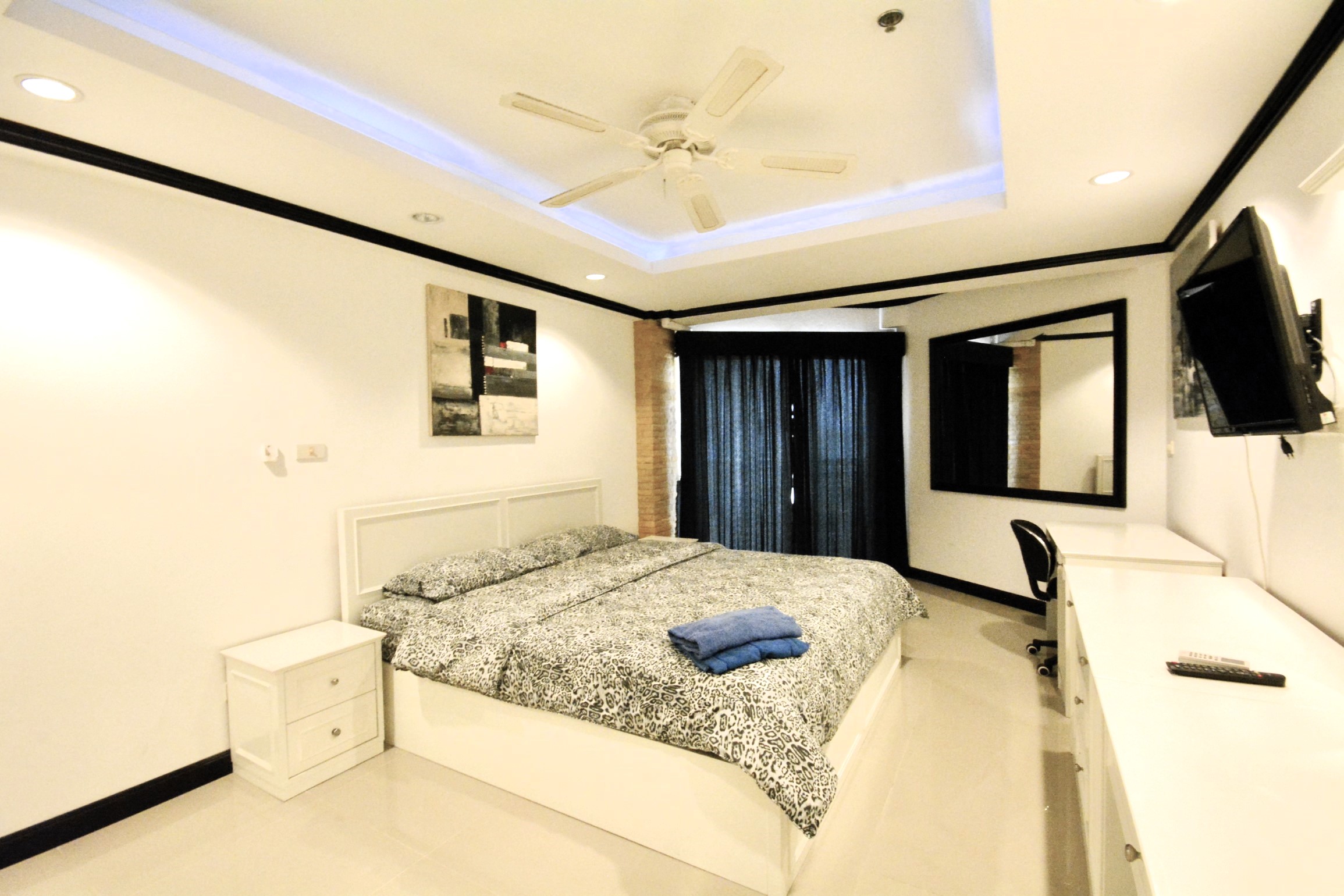 Jomtien Beach Condominium/A3/F12 CORNER APARTMENT · 2 BED · 1 BATH · 75 SQ M · 3 BALCONIES 16