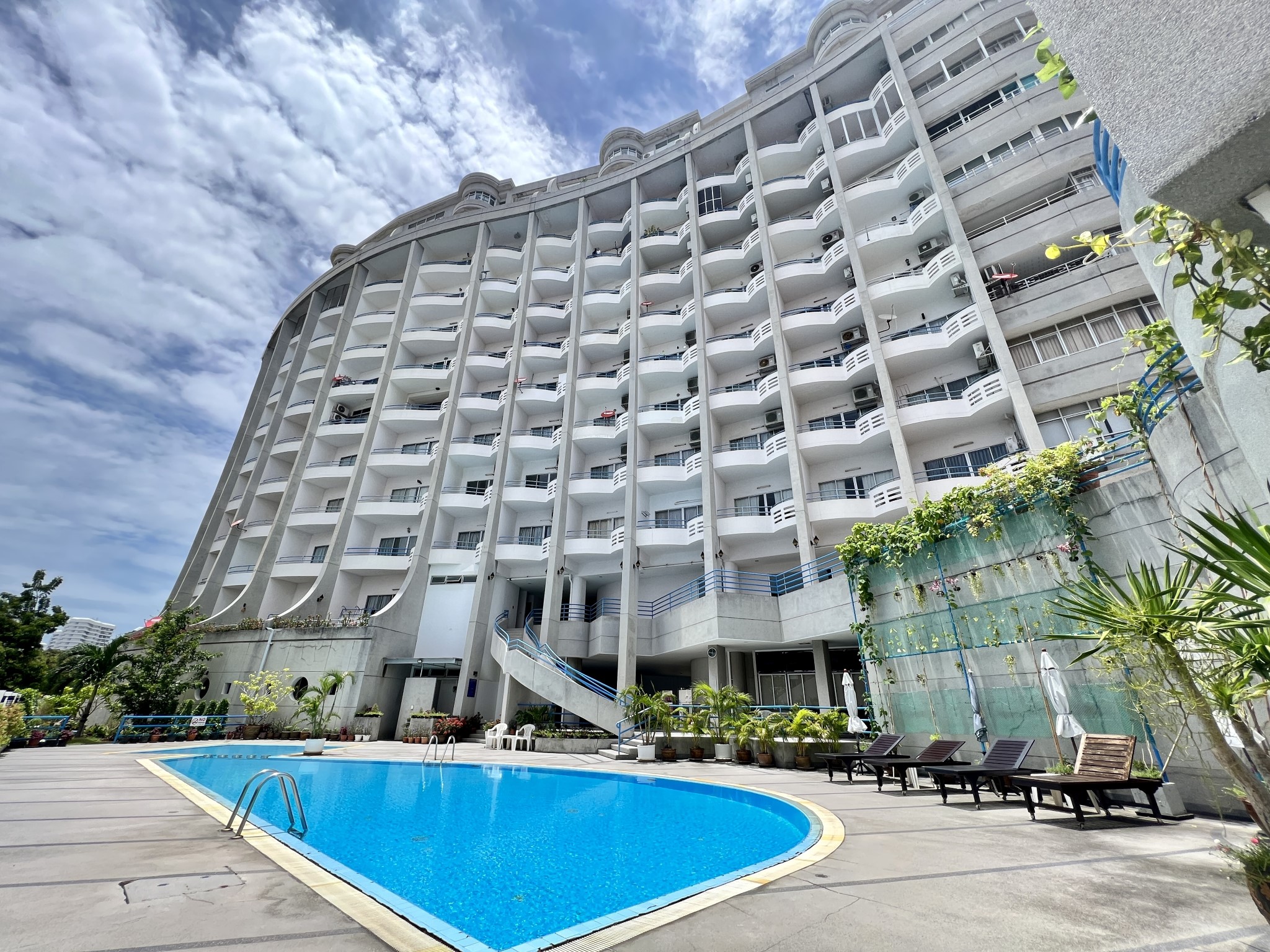 Peak Condo/F5 1 BED · 2 BATH · 105 SQ M · 1 BALCONY · CORNER CONDO · SEA VIEW 49