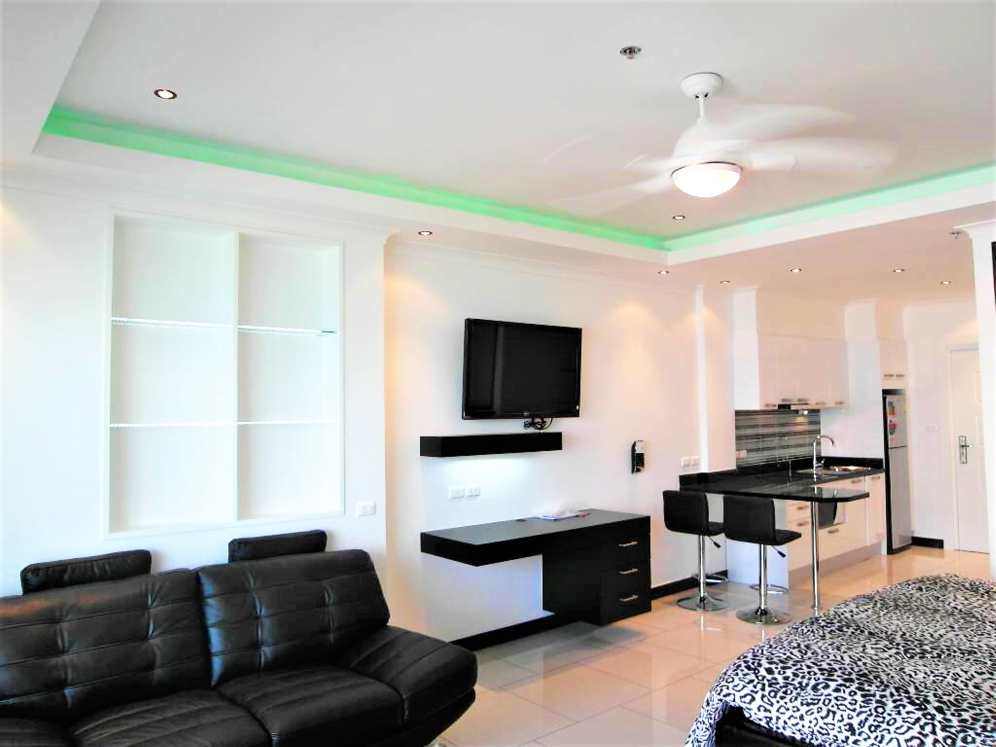 View Talay 8/F25 LARGE LUXURY STUDIO · 1 BATH · 48 SQ M · 1 BALCONY · FANTASTIC SEA VIEW 3