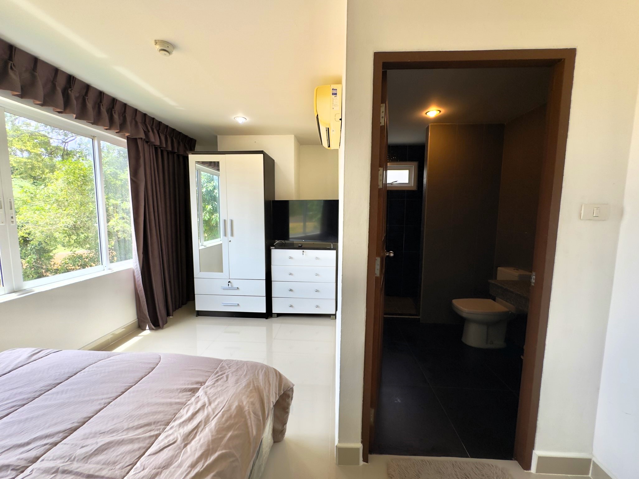 Beach Mountain 6/F2 STUDIO · 1 BATH · 31 SQ M · 1 BALCONY 9