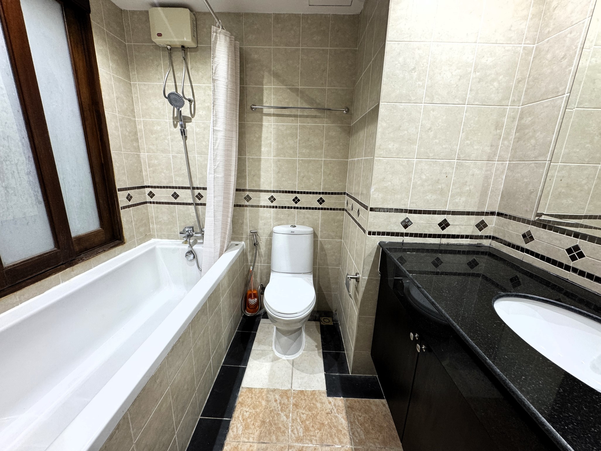 Royal Hill Resort/F1 LARGE CORNER CONDO · 2 BED · 2 BATH · 139 SQM · 3 LARGE BALCONIES · GARDEN VIEW 9