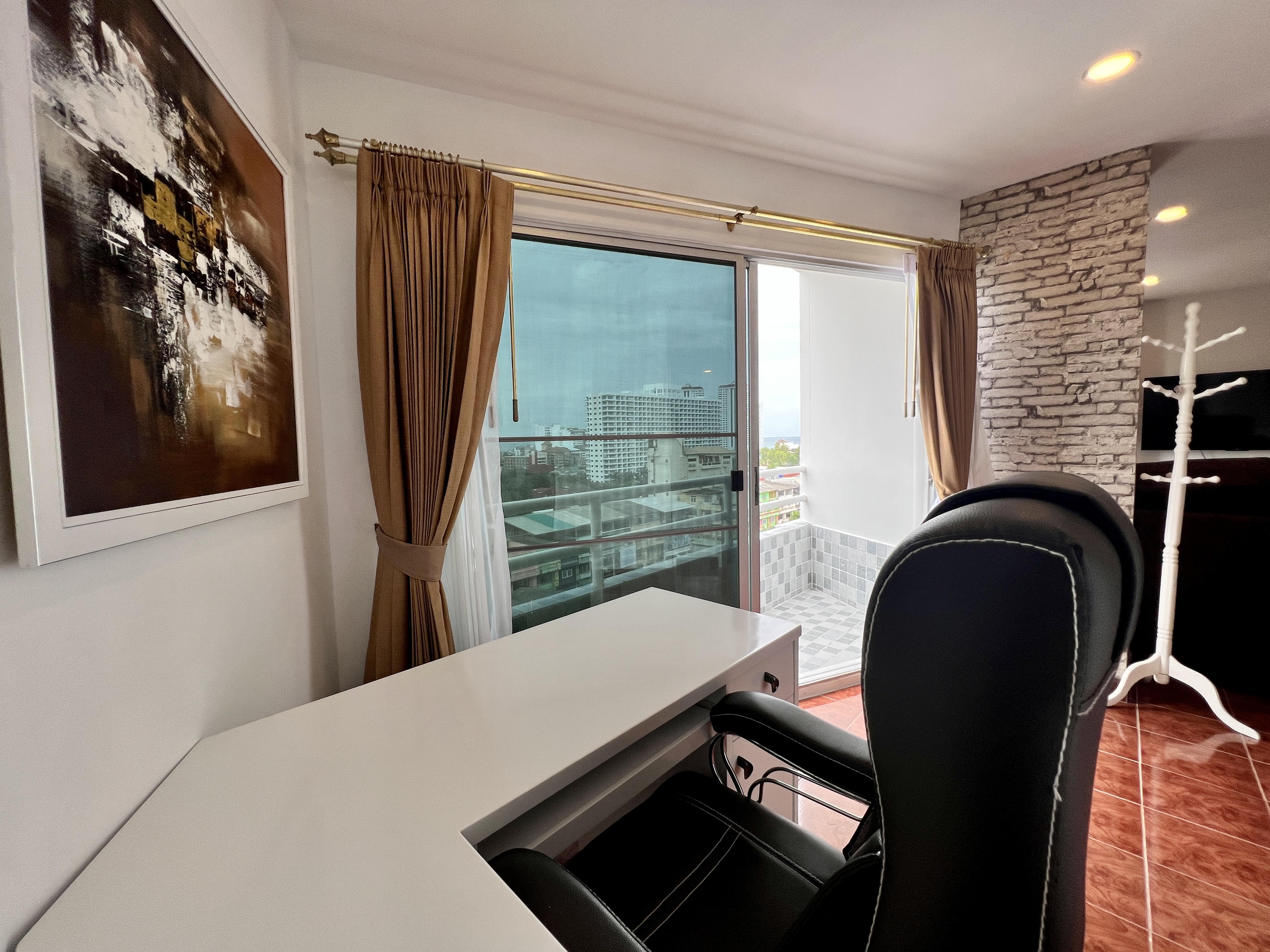 View Talay 1/F8 1 BEDROOM · 2 BATH · 95 SQ M · 2 BALCONIES · SEA & CITY VIEWS 7