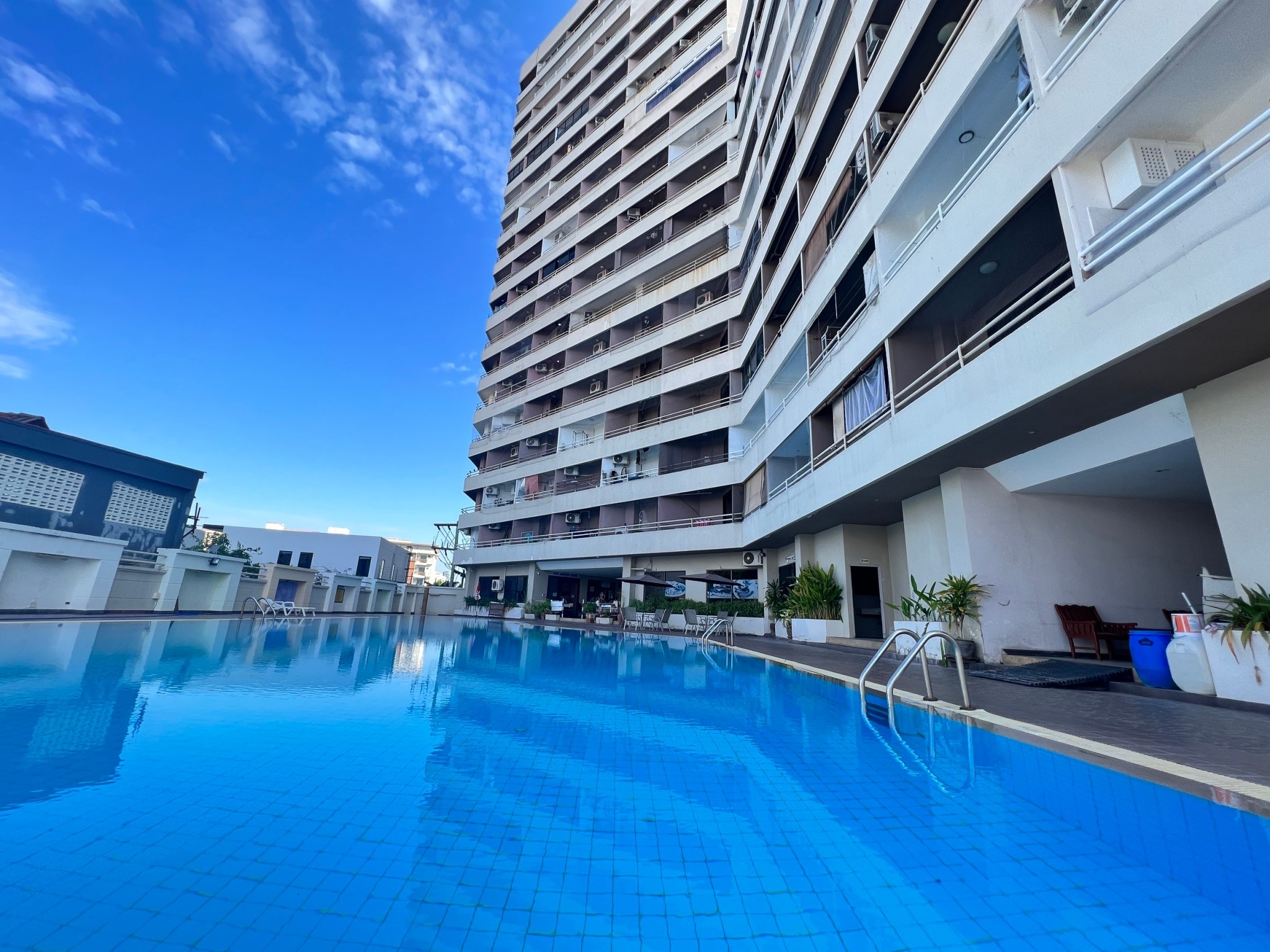 Angket/F10 2 BED · 1 BATH · 73 SQ M · 1 BALCONY · POOL VIEW 29