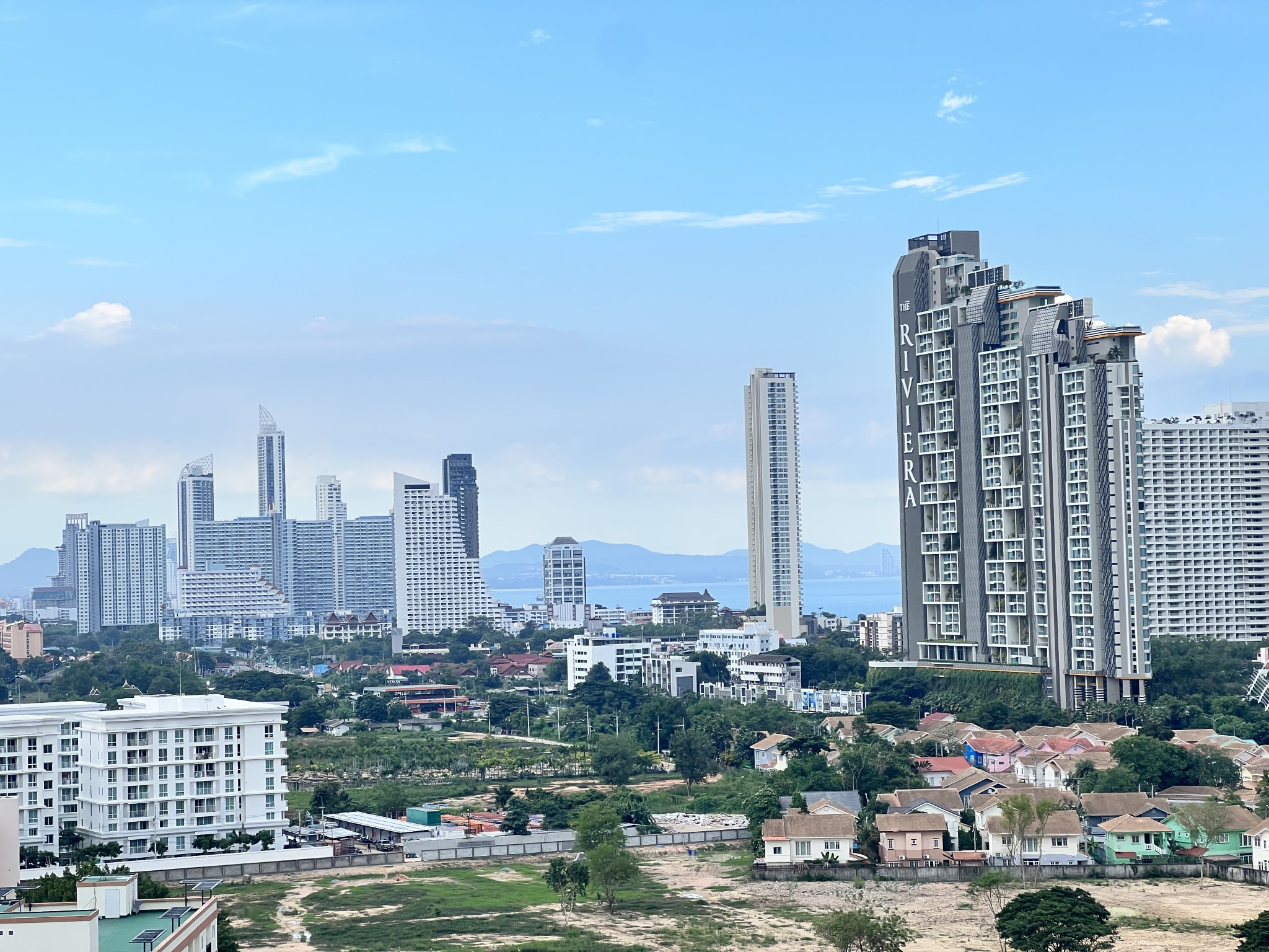 Angket/F17 1 BED · 2 BATH · 108 SQ M · 1 BALCONY · SEA & CITY VIEWS 26