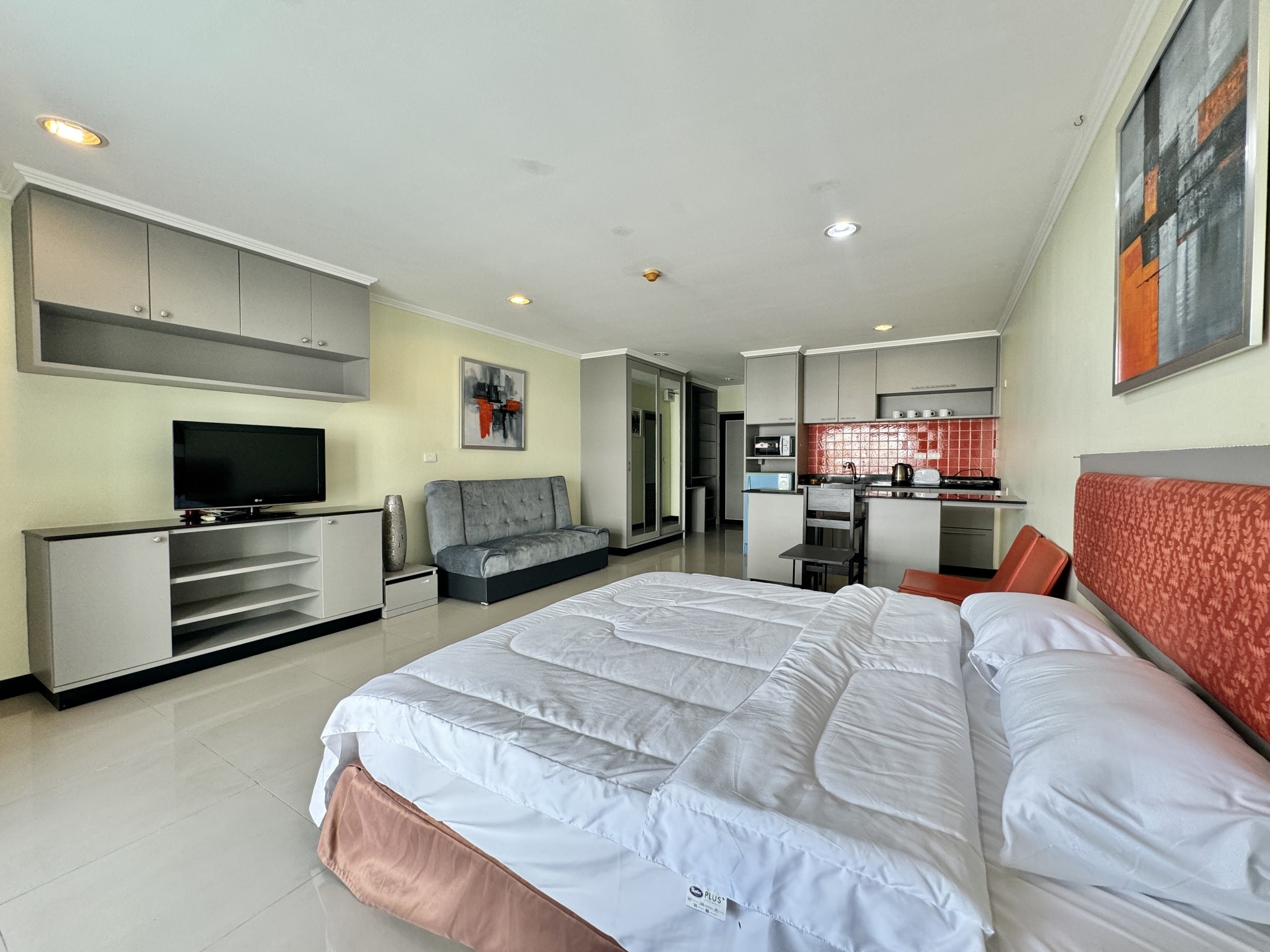 TW Platinum Suites/F3 STUDIO · 1 BATH · 50 SQ M · 1 BALCONY · POOL VIEW 16