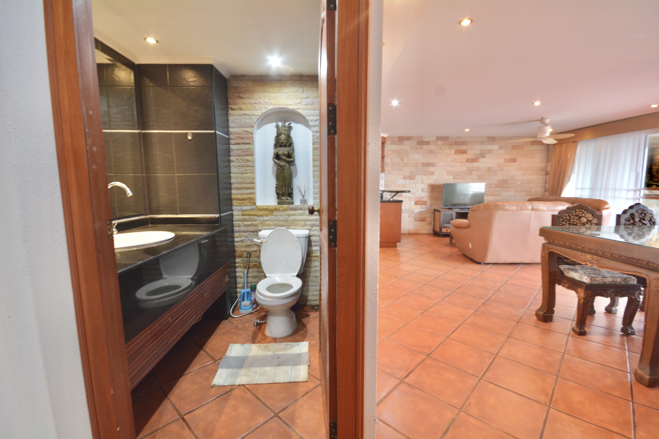 Angket/F7 1 BED · 2 BATH · 108 SQ M · 1 BALCONY · POOL VIEW 25