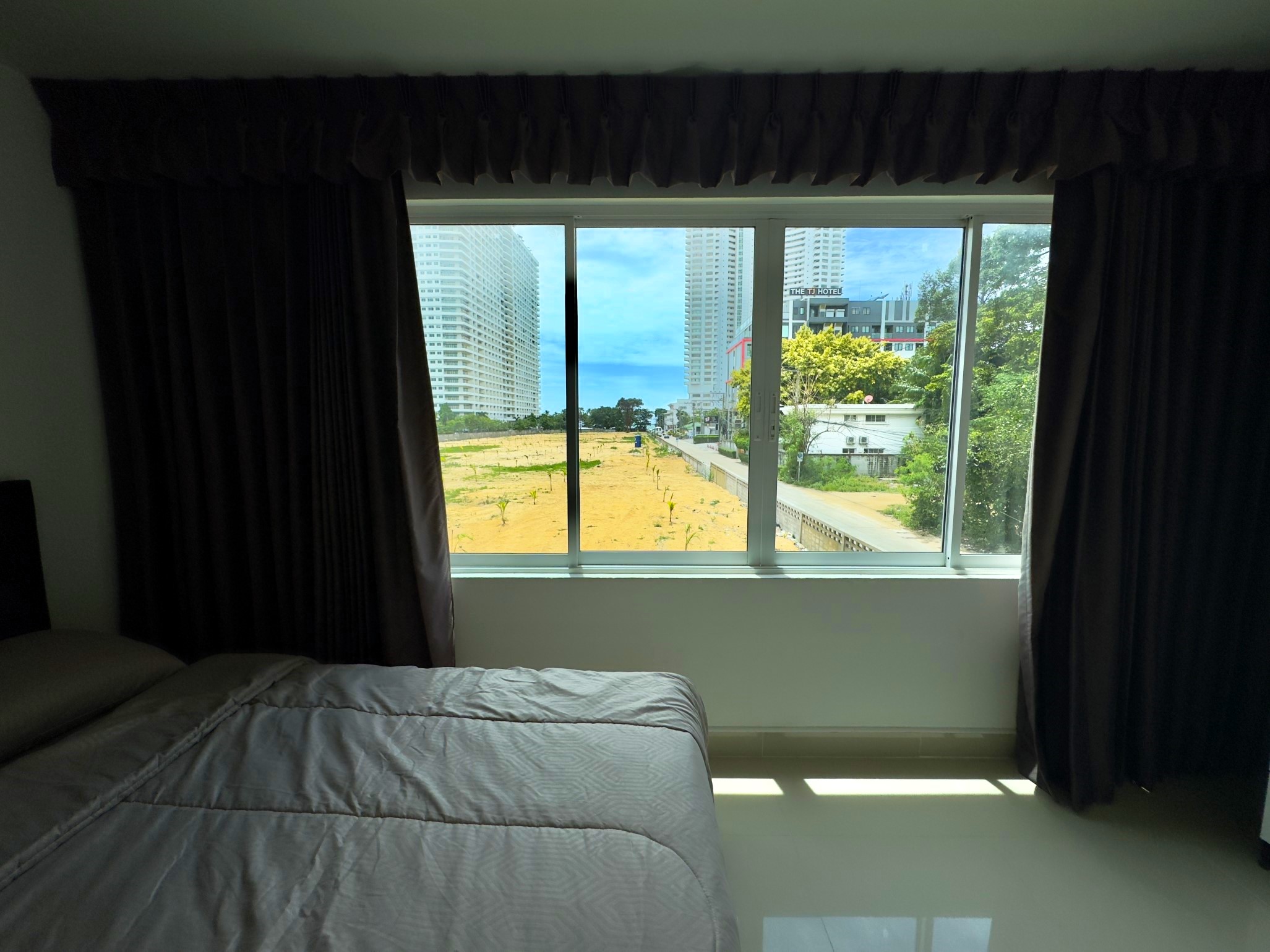 Beach Mountain 6/F2 STUDIO · 1 BATH · 31 SQ M · 1 BALCONY 17