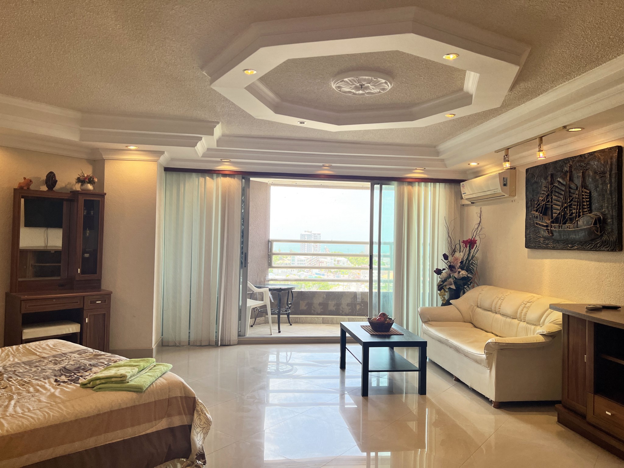 Angket/F12 LARGE STUDIO · 1 BATH · 53 SQ M · 1 BALCONY · SEA VIEW 4