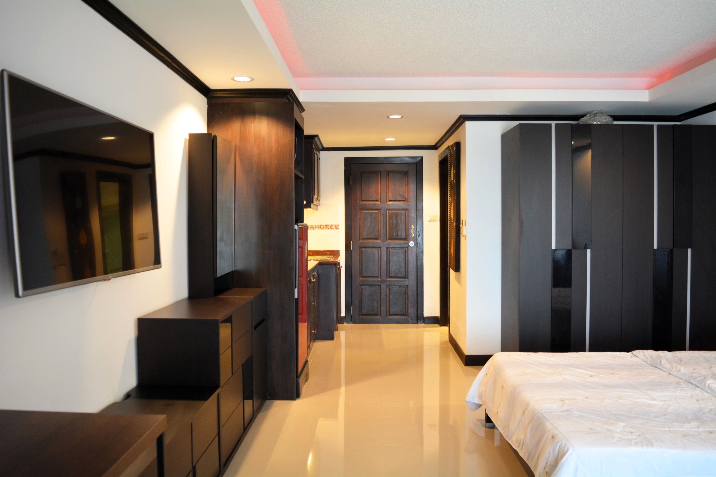 Angket/F14 STUDIO · 1 BATH · 37 SQ M · 1 BALCONY
