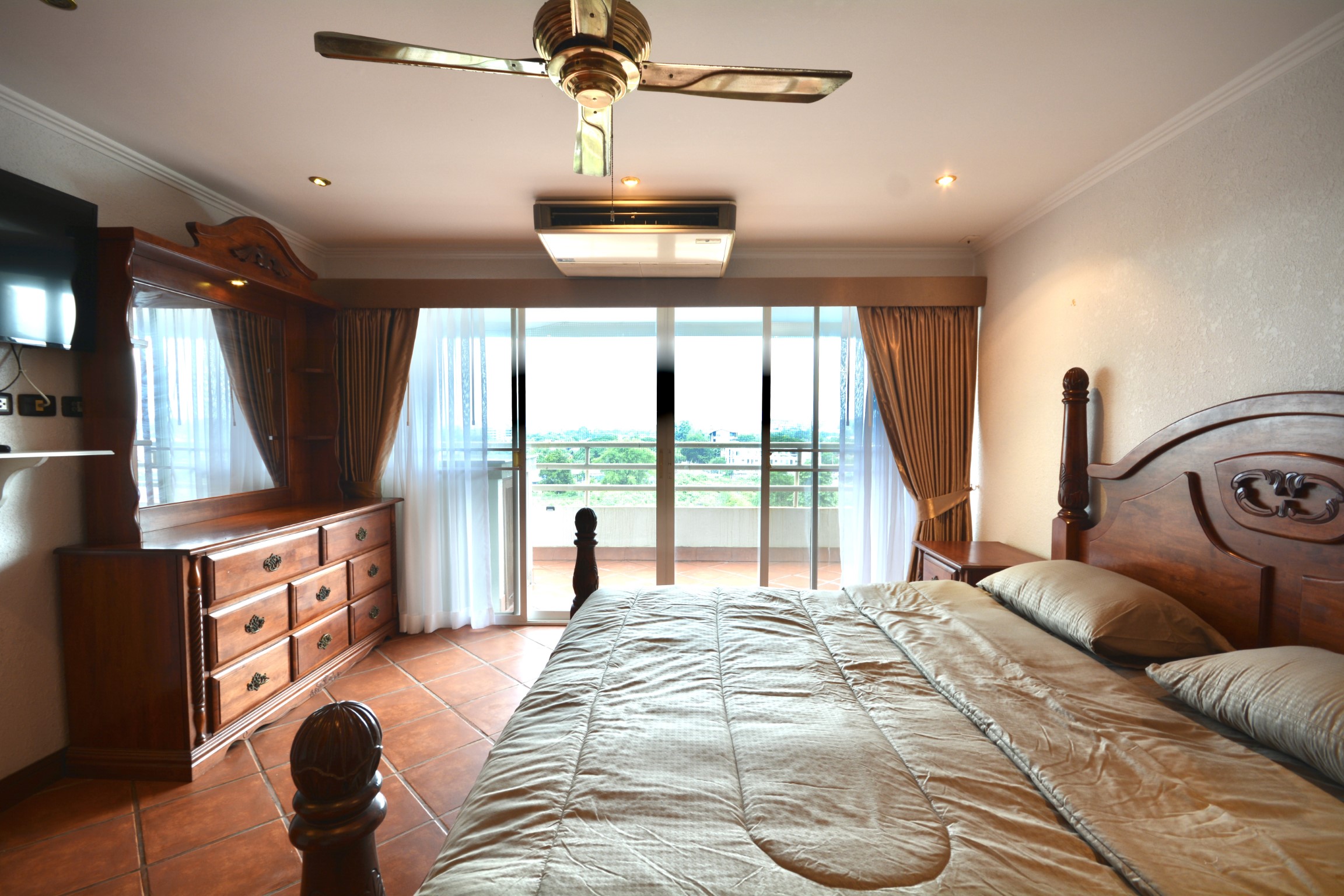 Angket/F7 1 BED · 2 BATH · 108 SQ M · 1 BALCONY · POOL VIEW 18